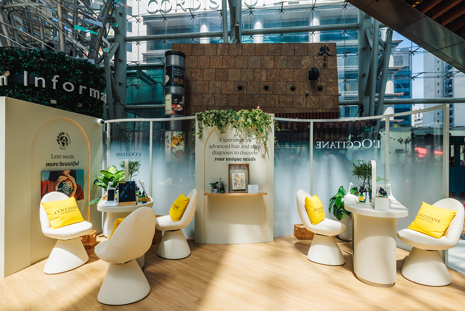 在Scalp & Hair Lab接受專業的頭髮診斷分析,了解個人頭髮需要。