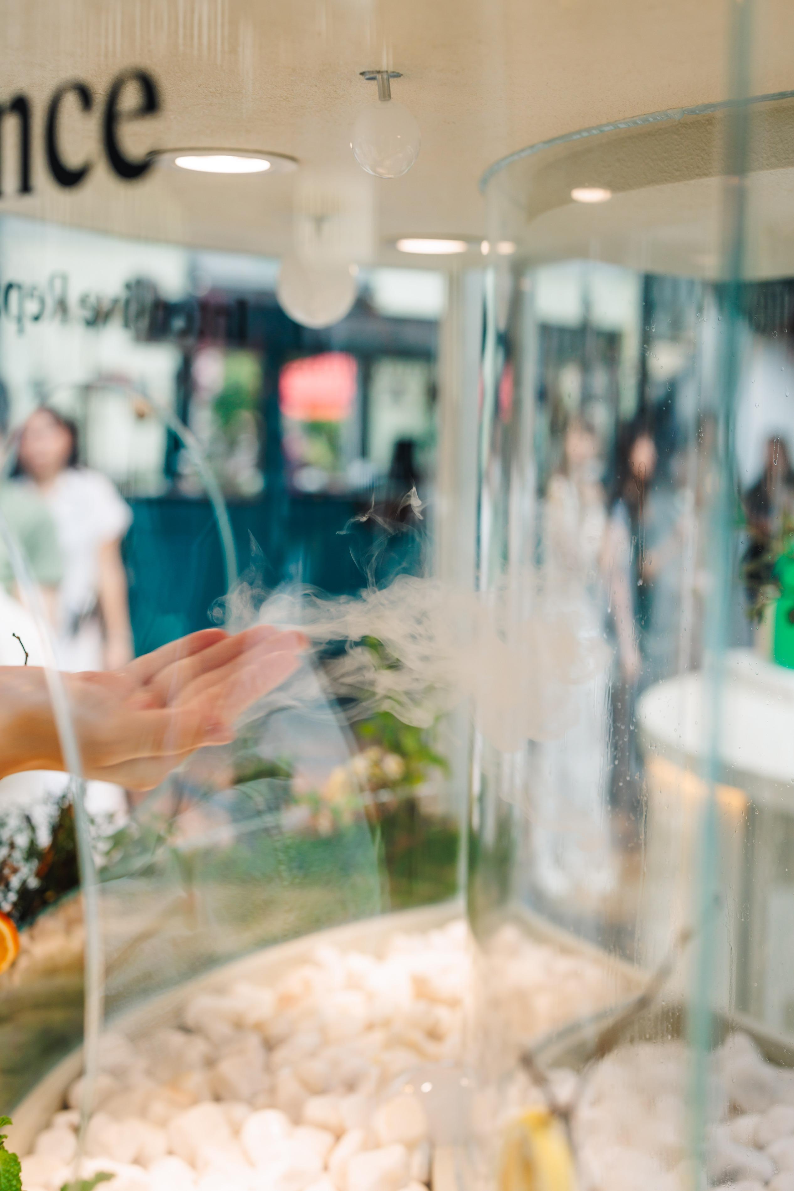 Nature Bubble Lab以雙手捕捉從天而降的香薰氣泡