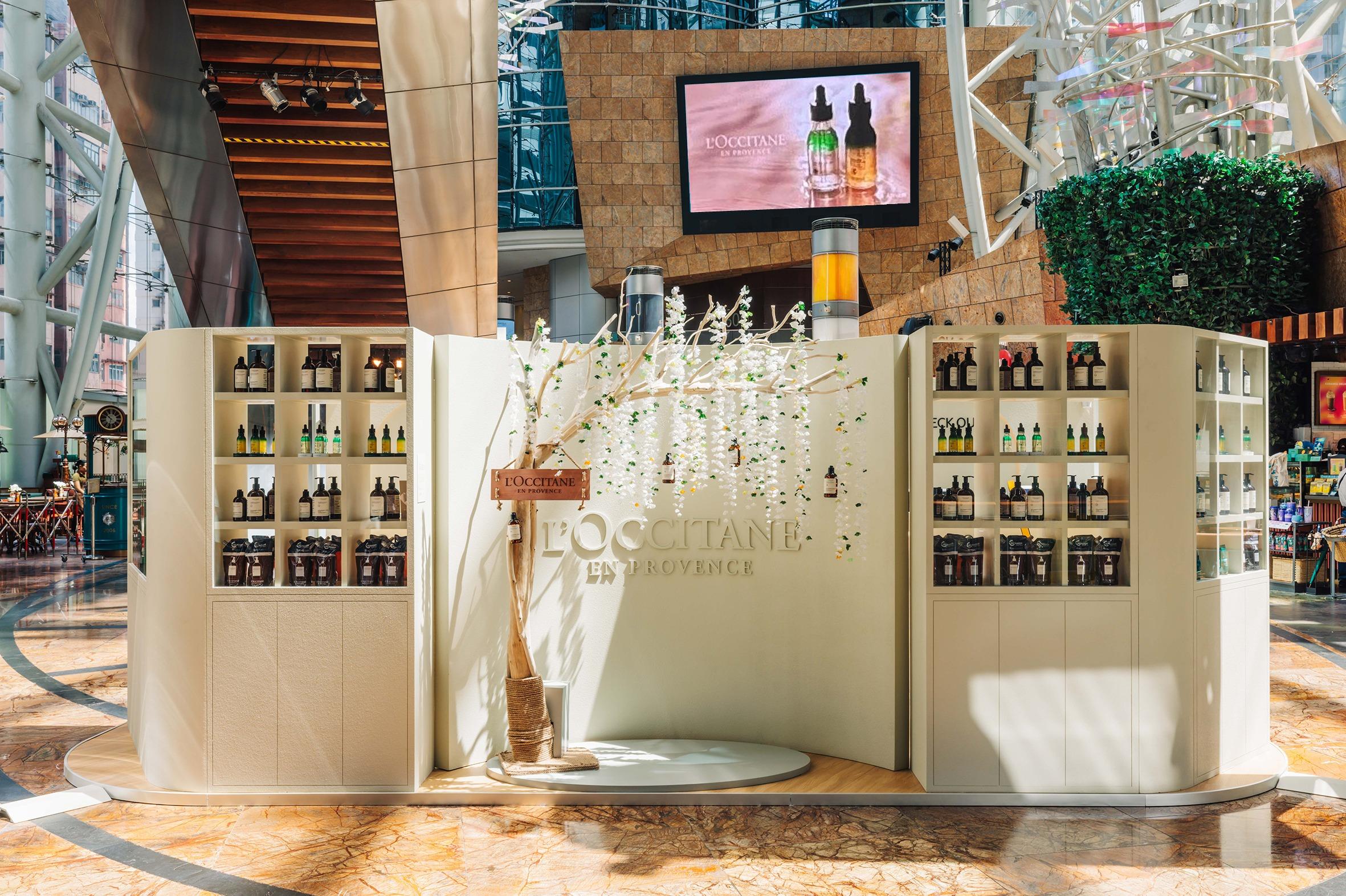 Botanical Hair Lab體驗館展示由本地升級再造設計師Wink Atelier 創作的《垂柳之髮》(Tresses of the Willow)環保藝術裝置