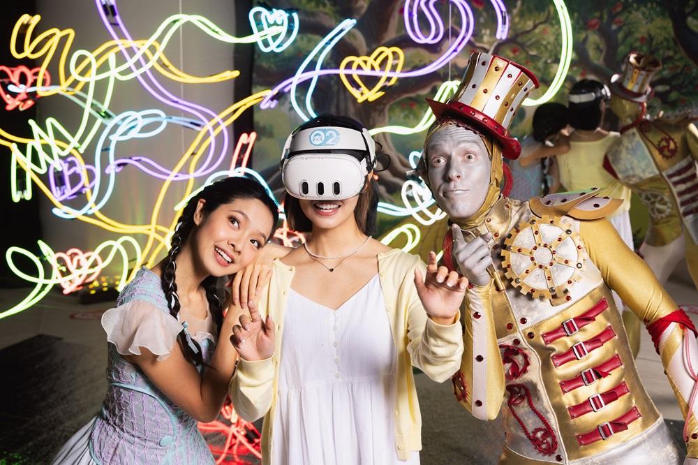 以MR混合實境、VR虛擬實境技術,零距離將芭蕾藝術躍現眼簾,30分鐘免費身心靈互動旅程,隨舞者及主角一同尋找創造力與勇氣。