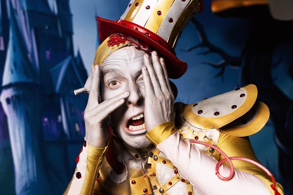 以MR混合實境、VR虛擬實境技術,零距離將芭蕾藝術躍現眼簾,30分鐘免費身心靈互動旅程,隨舞者及主角一同尋找創造力與勇氣。