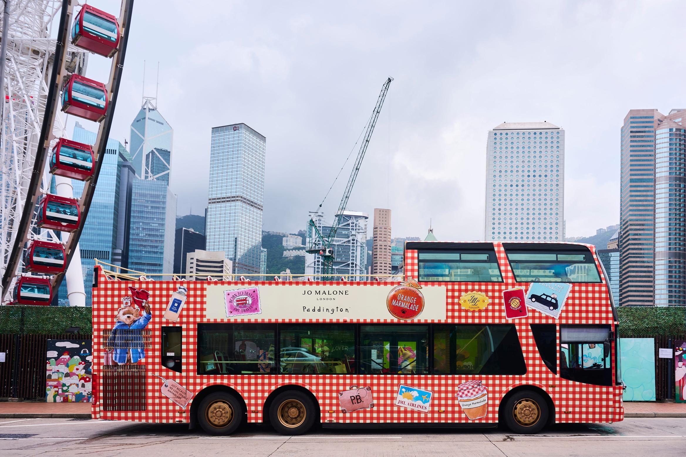 Jo Malone London期間限定專屬英倫巴士,以經典紅白格子的亮眼形象首次於香港亮相。