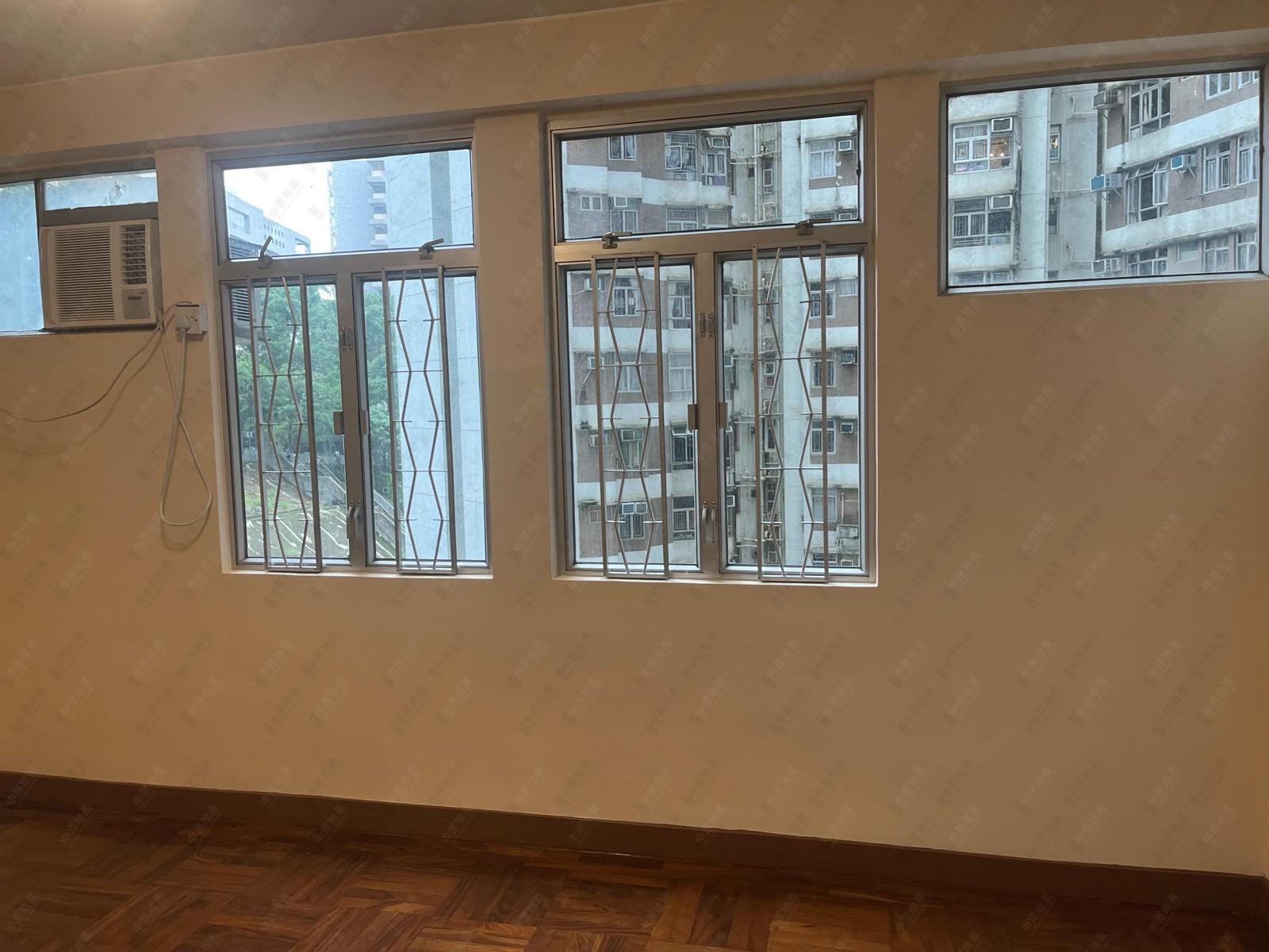 單位窗多且大,室內光線充裕。(代理提供)