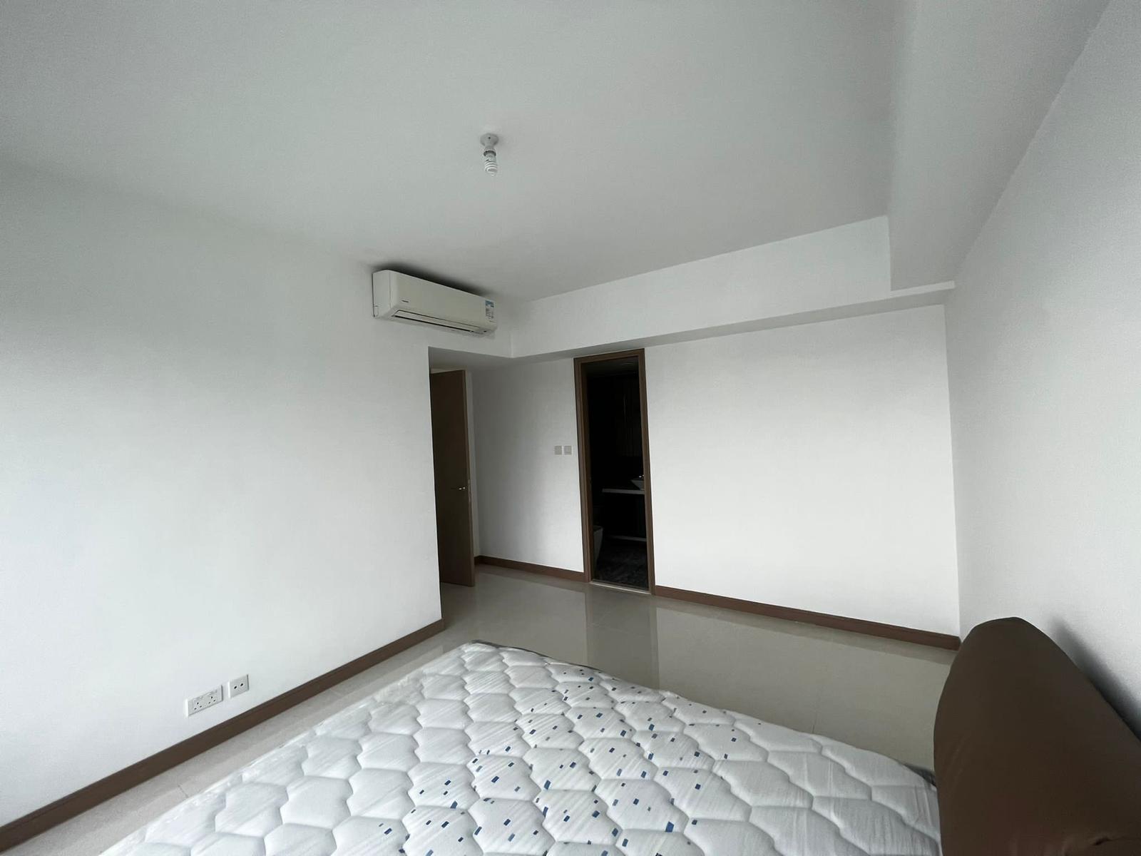 主人房為套房設計,空間闊落。(代理提供)