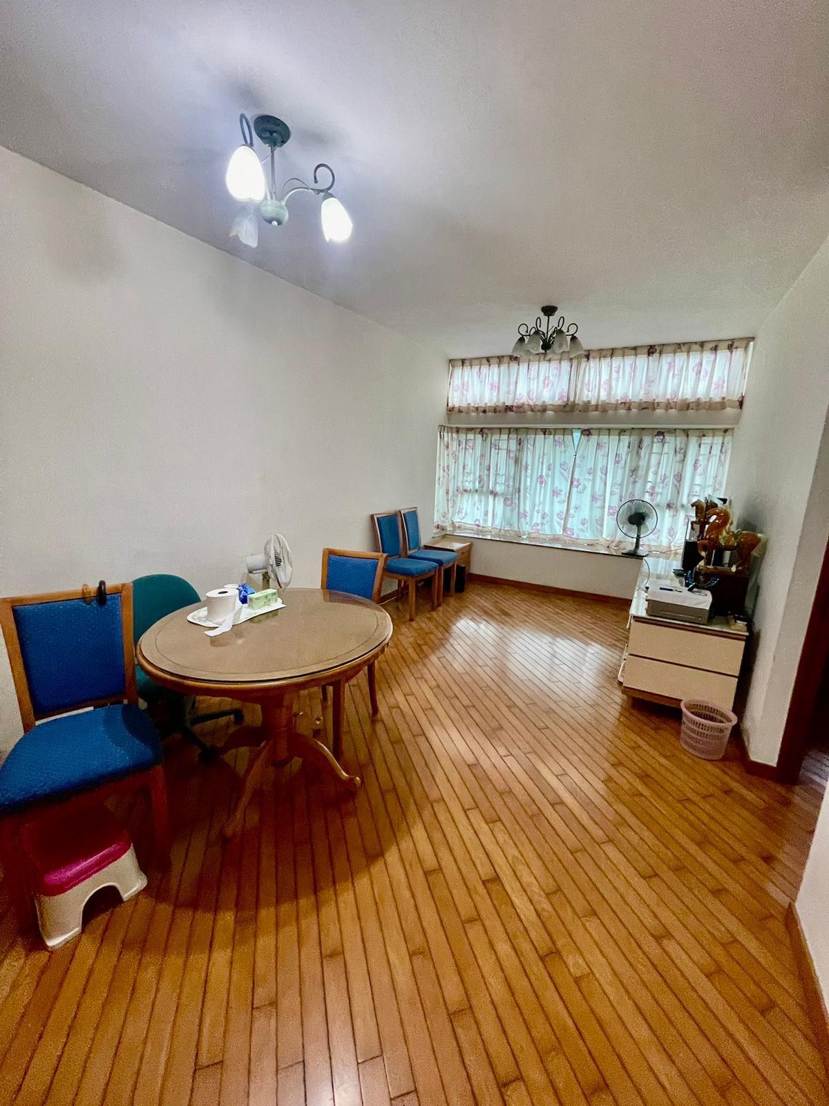 單位大廳間隔闊落,十分實用,附企理裝修。(代理提供)