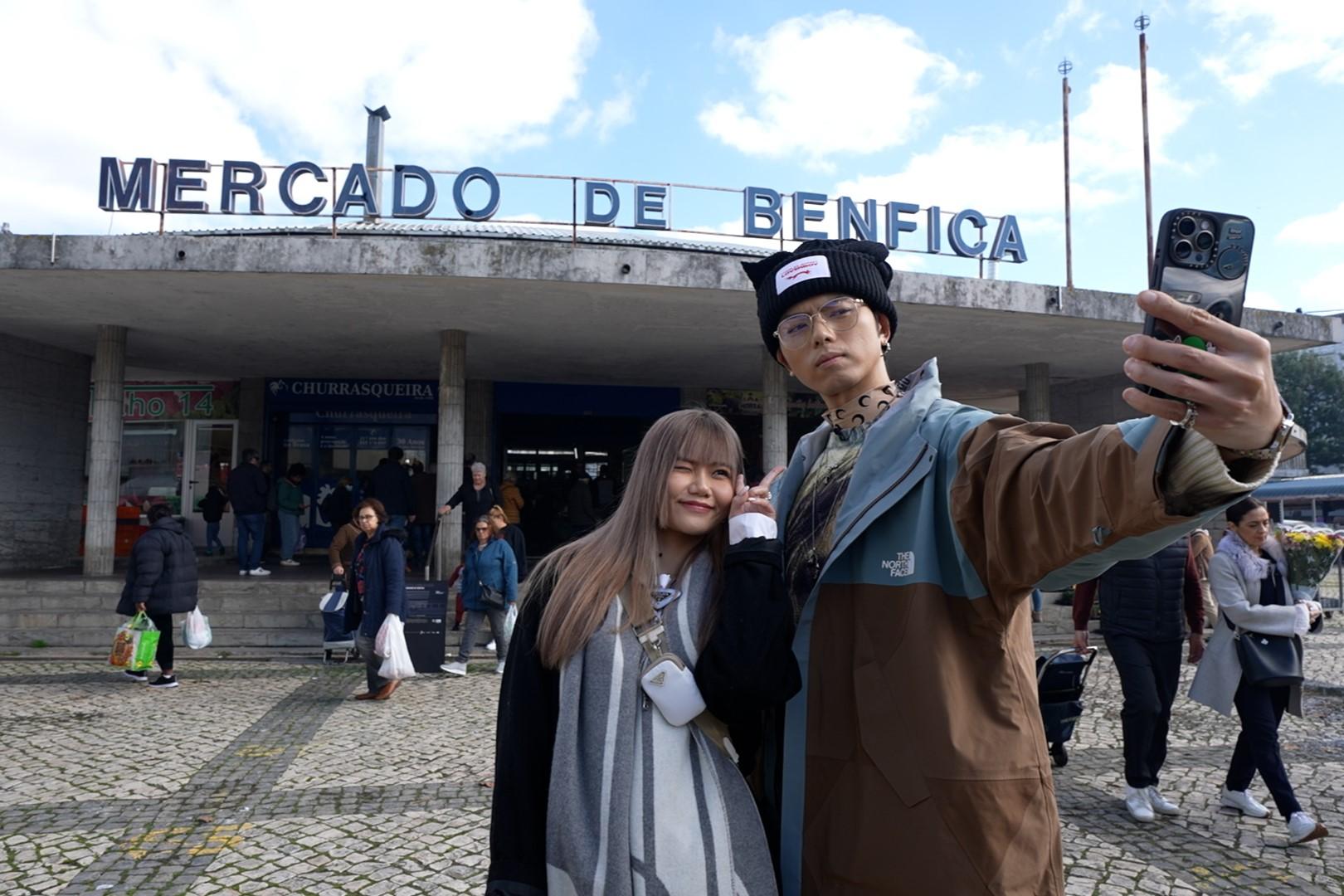 193帶著與他年紀相差5年的妹妹Michelle去葡萄牙旅行。