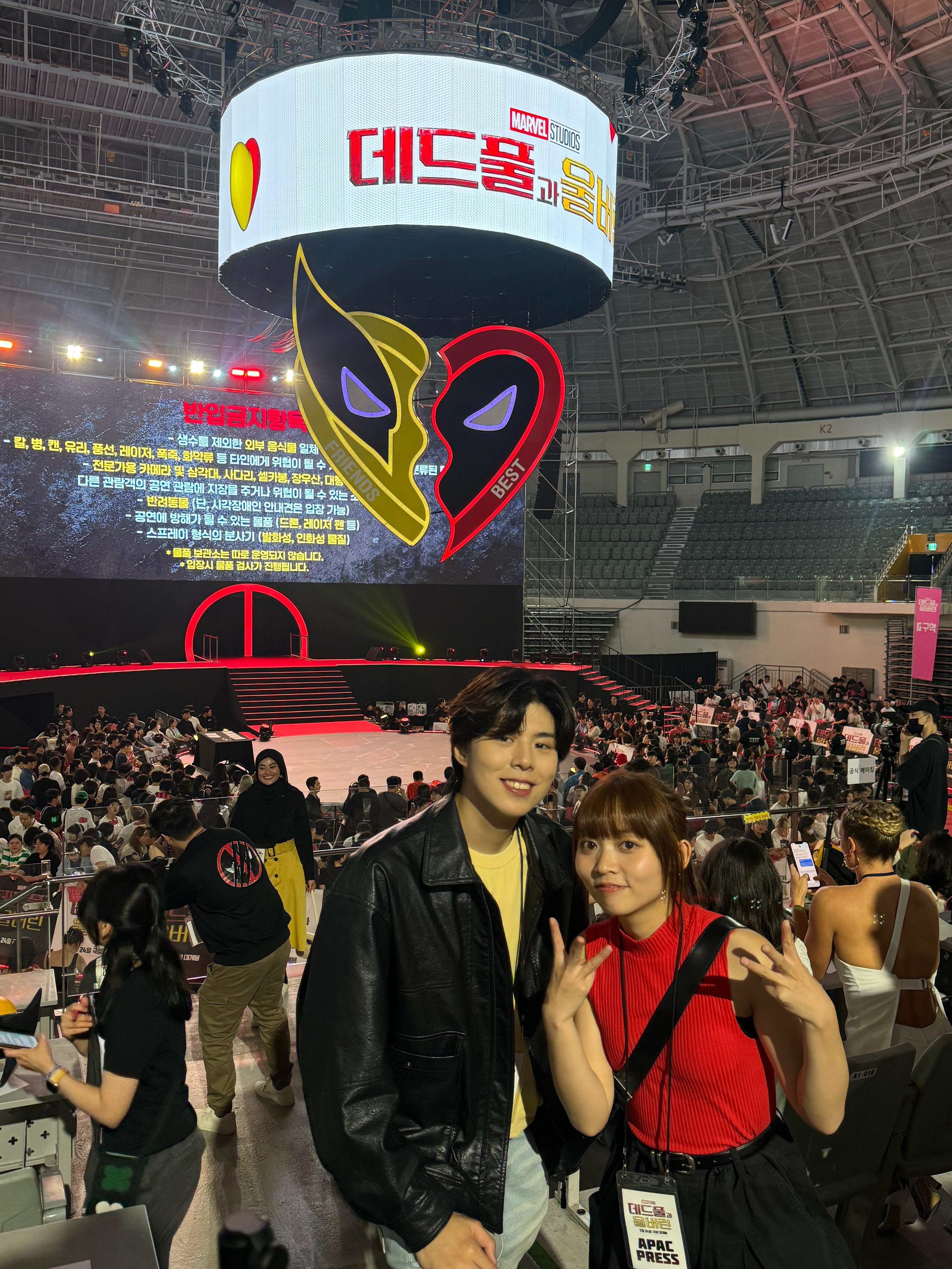 童童及朱Mic邋還出席《死侍與狼人》紅毯活動。