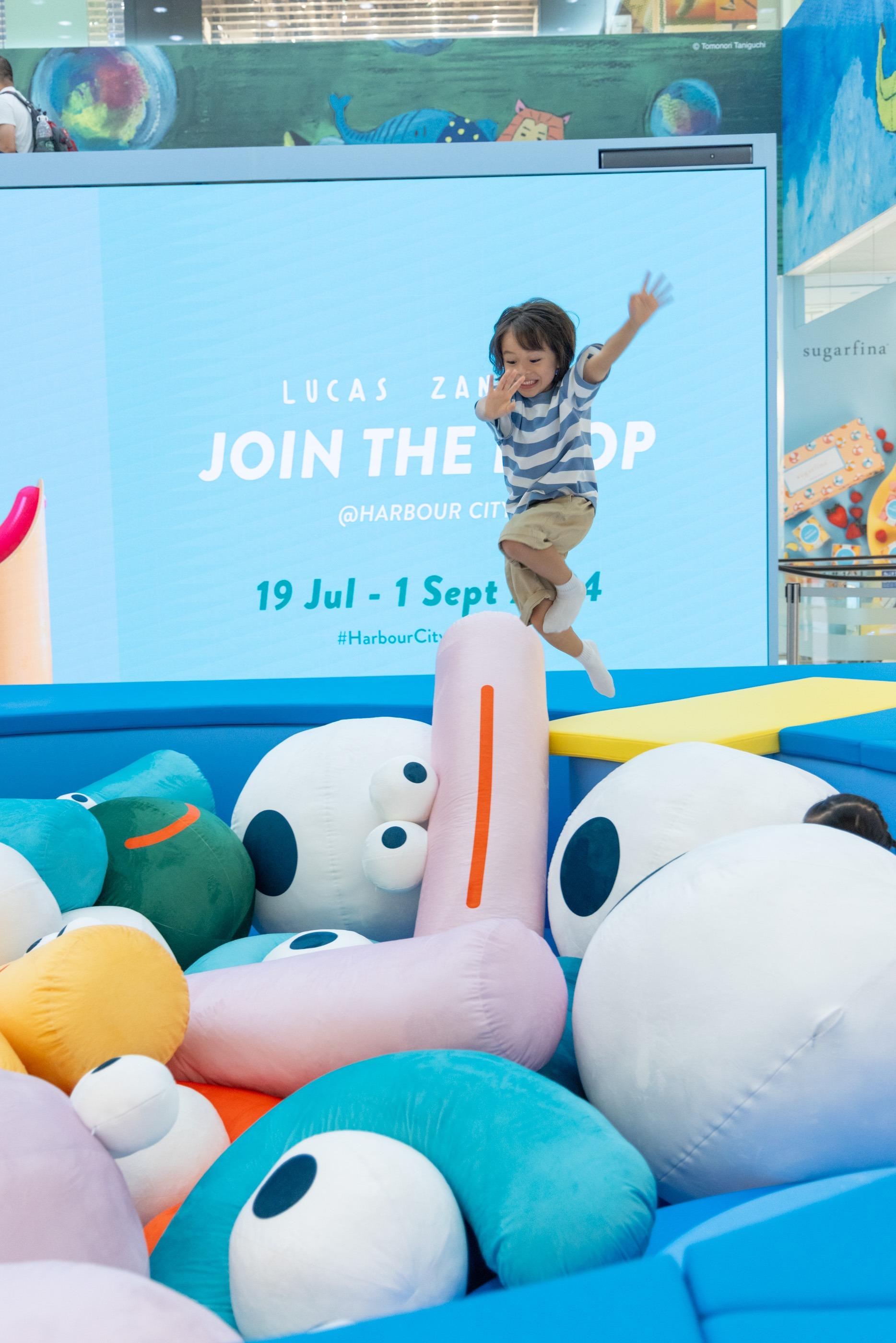 海港城x 意大利藝術家Lucas Zanotto 4.5米彈跳池打卡位