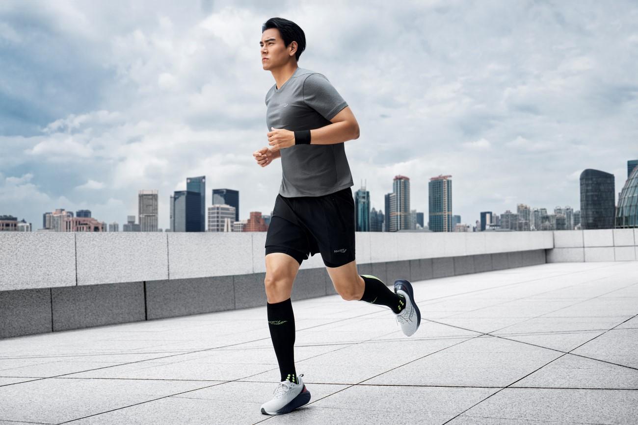 跑步愛好者彭于晏擔任 Saucony 代言人。