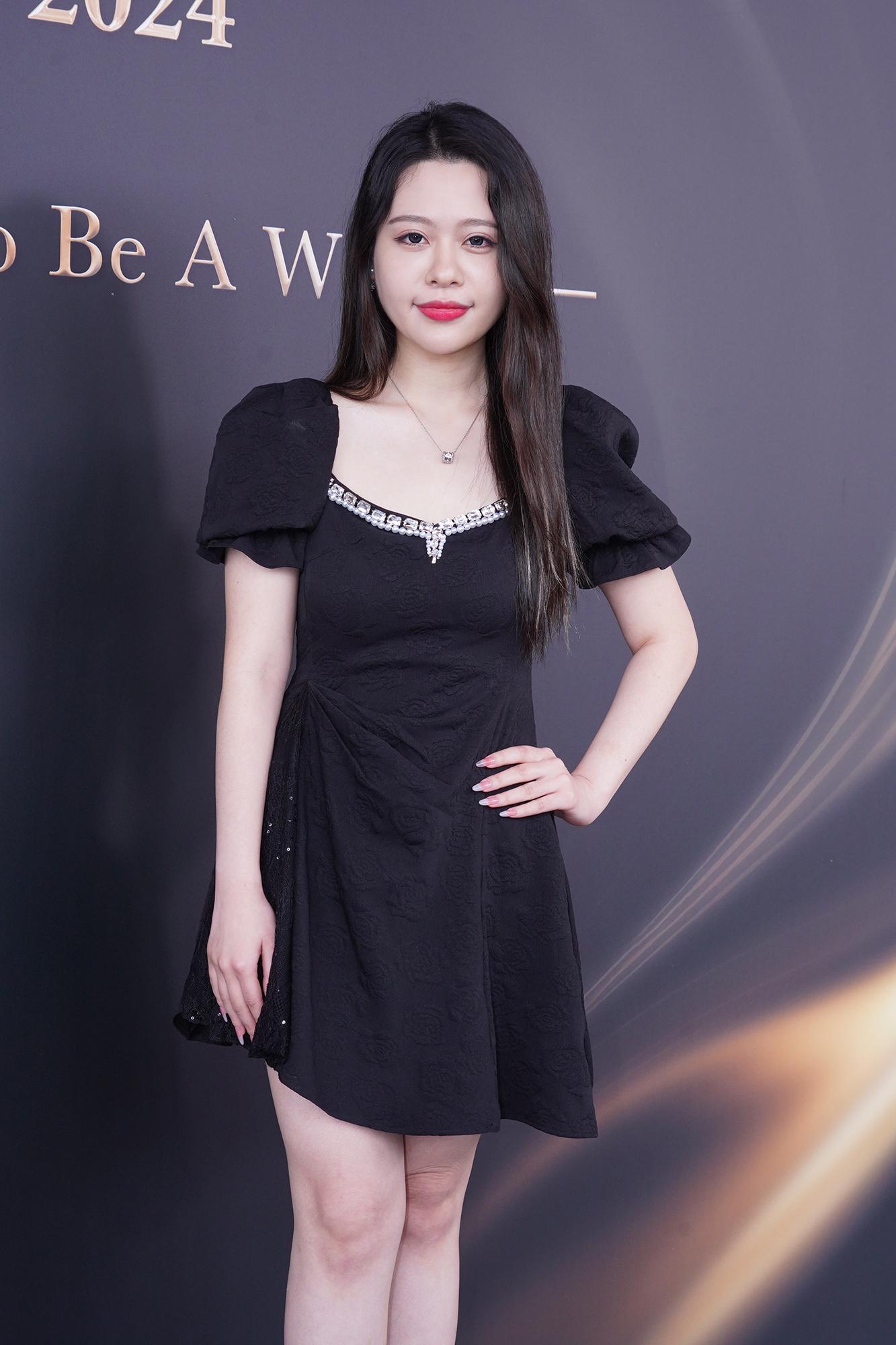 Tiffany 26歲 澳洲回港 讀酒店管理