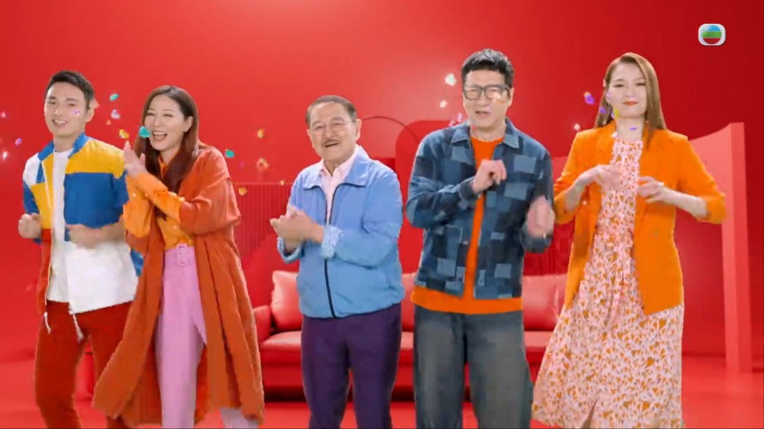 《愛.回家之開心速遞》換上全新片頭,由姚焯菲唱新的主題曲。