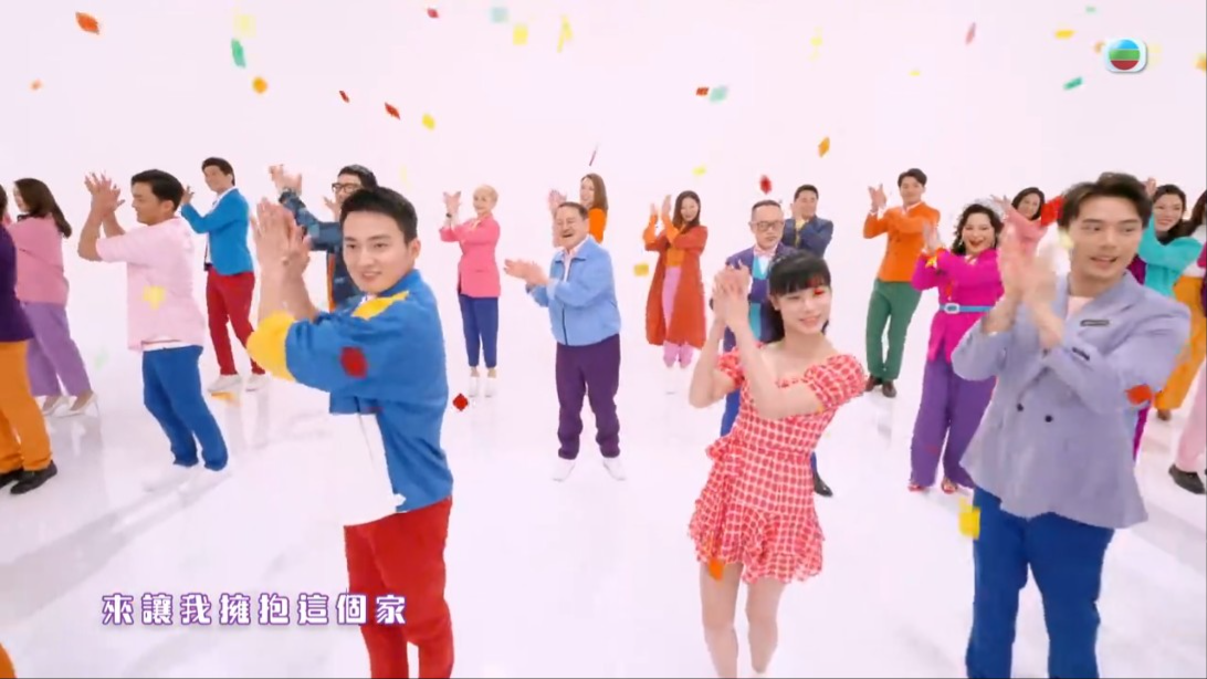 《愛.回家之開心速遞》換上全新片頭,由姚焯菲唱新的主題曲。