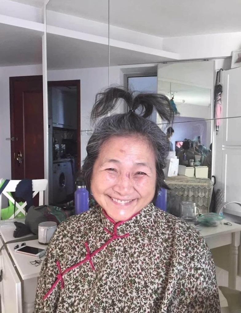 原子鏸在IG悼念亡母鄭佩佩。