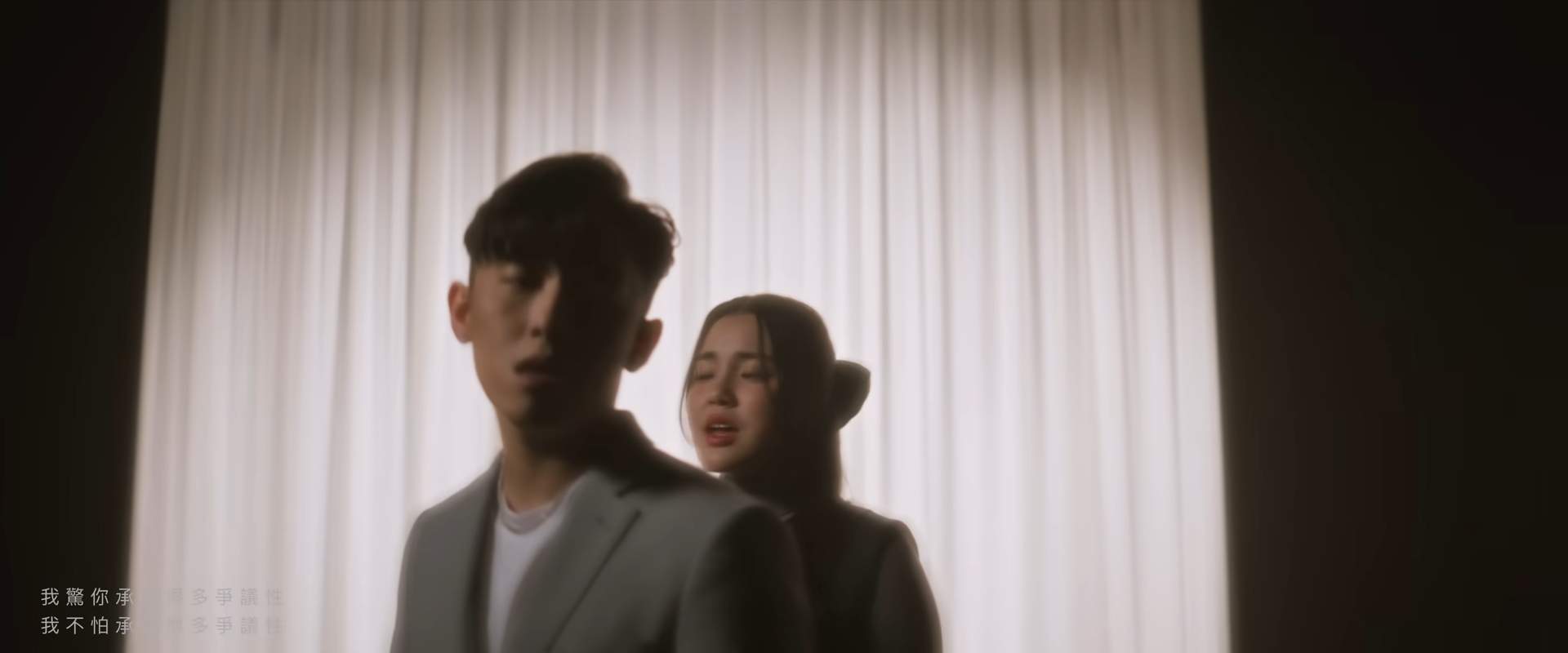 Chantel與MC合唱的《誰能避開戀愛這事情》正式推出。