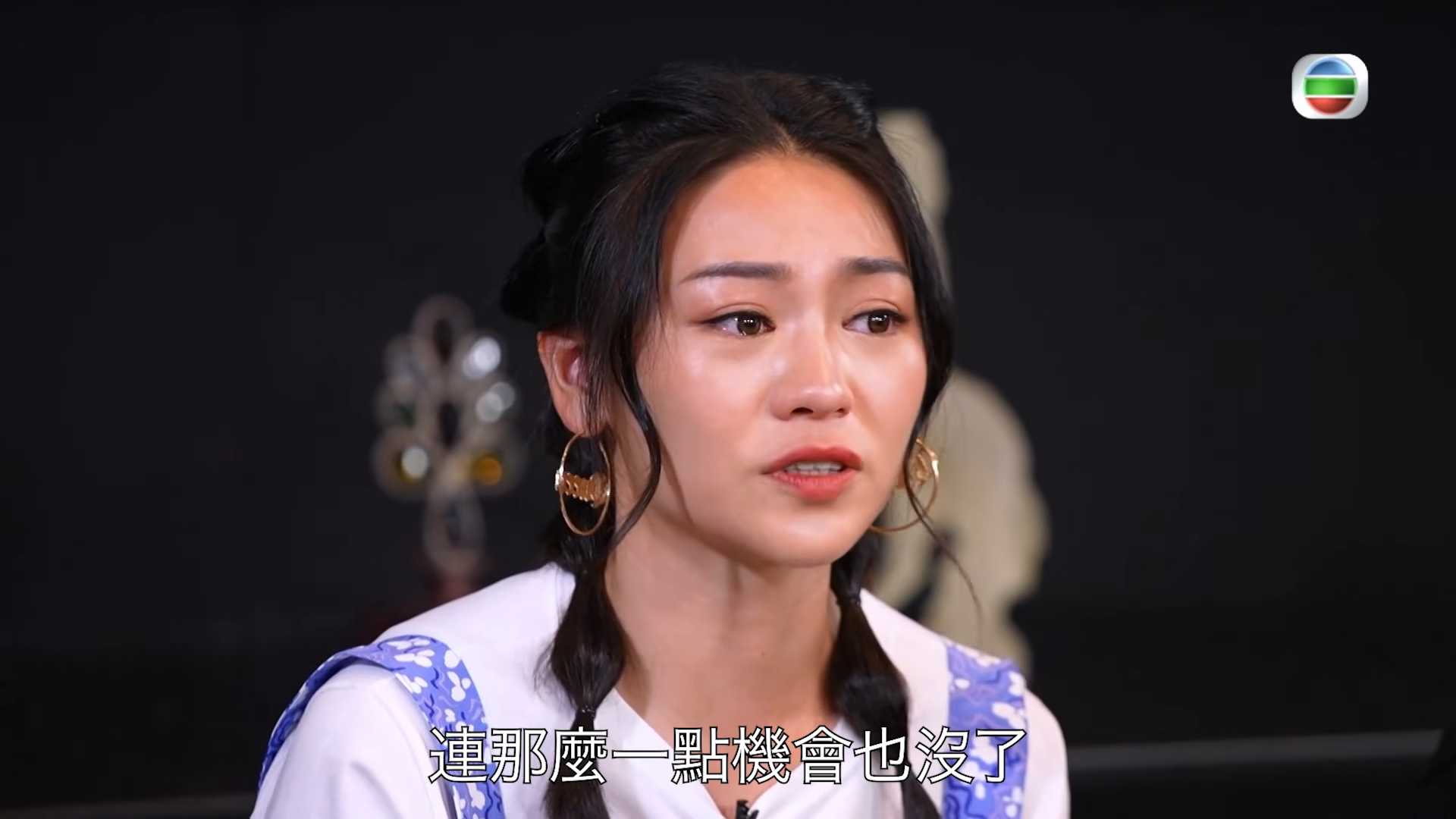 關嘉敏在節目提到當時簽TVB的原因。