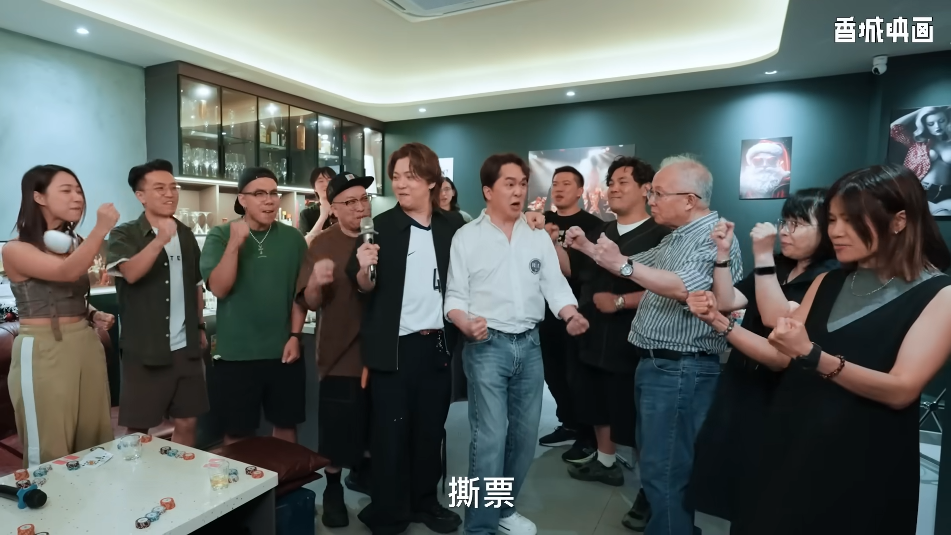 鄧兆尊在片中對於老婆被綁匪撕票大感開心。