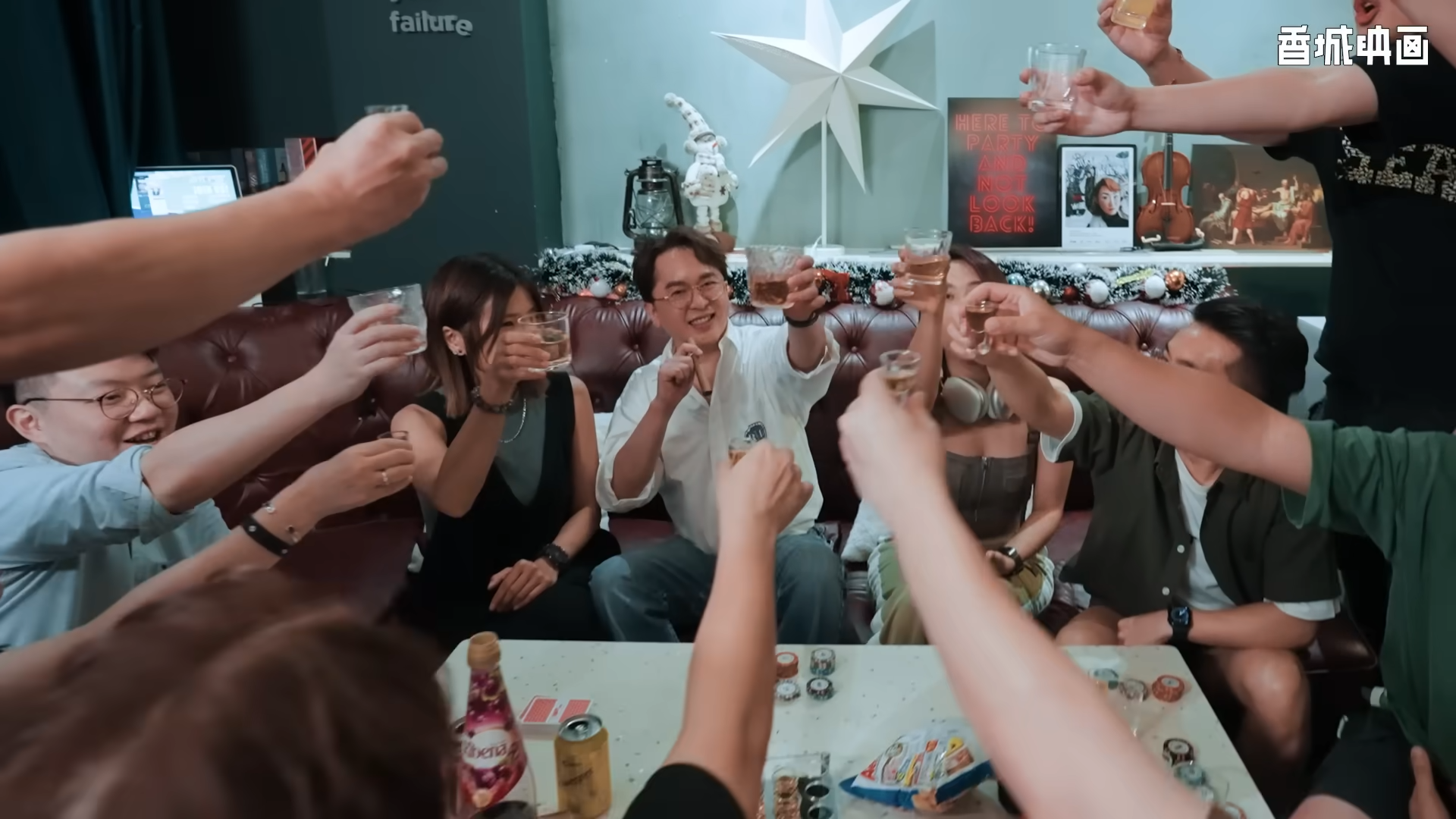 鄧兆尊在片中對於老婆被綁匪撕票大感開心。