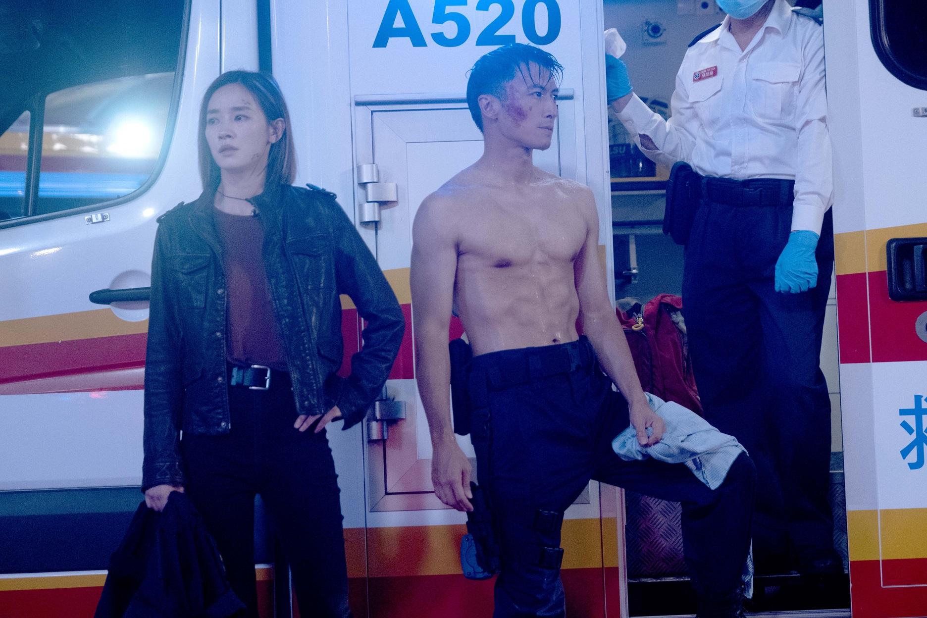 謝霆鋒表示《海關戰線》的除衫騷肌戲,是導演臨時要求。