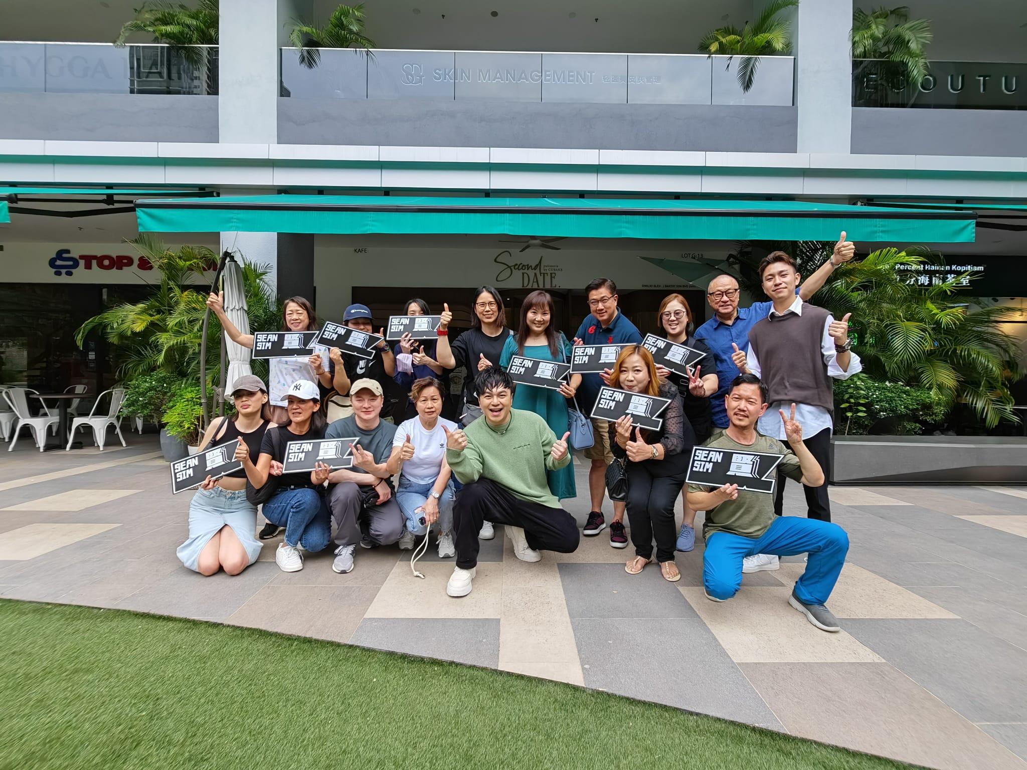 沈宗賢早前充當導遊,帶領香港的fans到大馬的景點遊覽及品嚐美食。