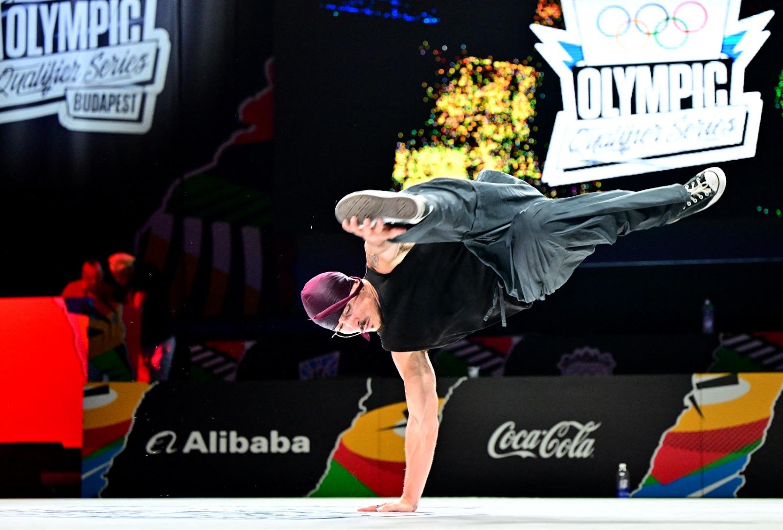 霹靂舞(breaking)源自於美國街頭,自80,90年代開始跟隨著嘻哈文化散播全球。