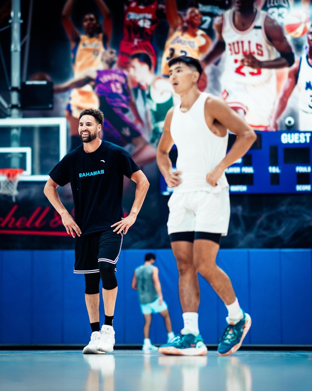 徐遠征Oliver日前與基利湯臣(Klay Thompson)在美國練波,曾在後者面前入樽。(徐遠征提供)