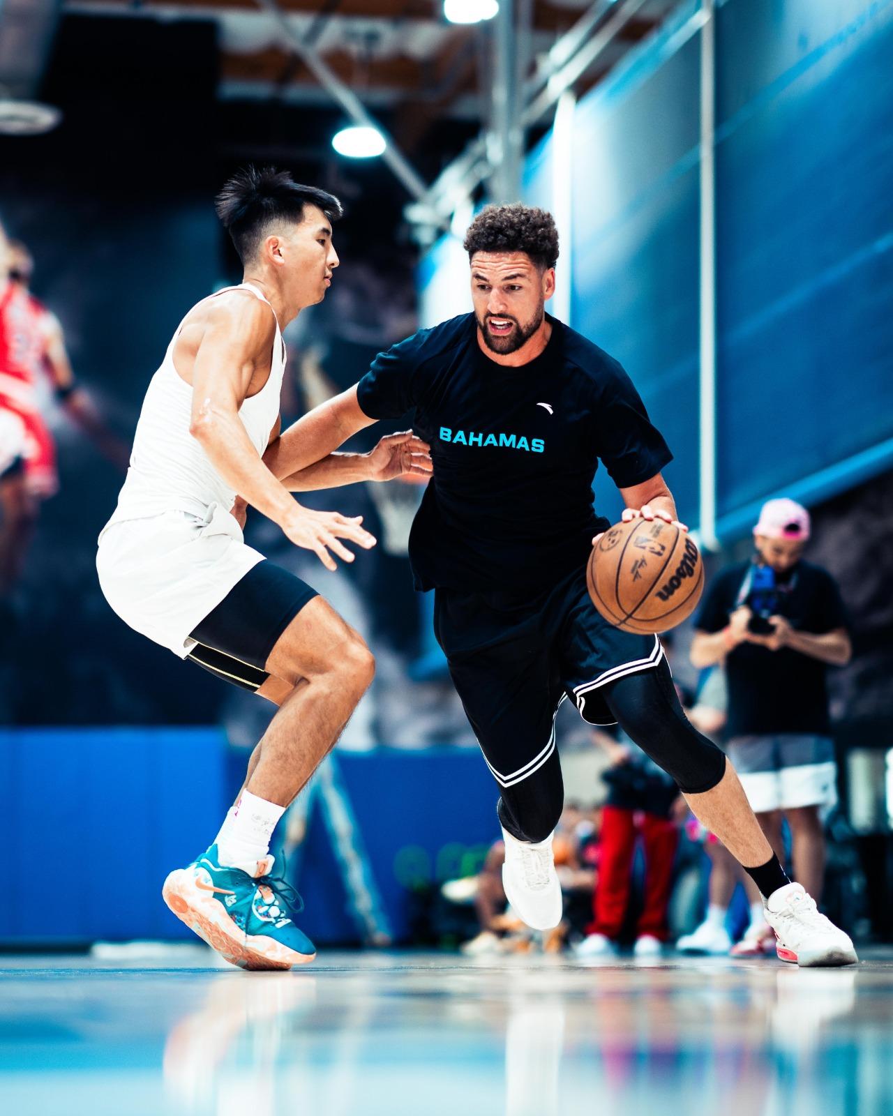 徐遠征Oliver日前與基利湯臣(Klay Thompson)在美國練波,曾在後者面前入樽。(徐遠征提供)