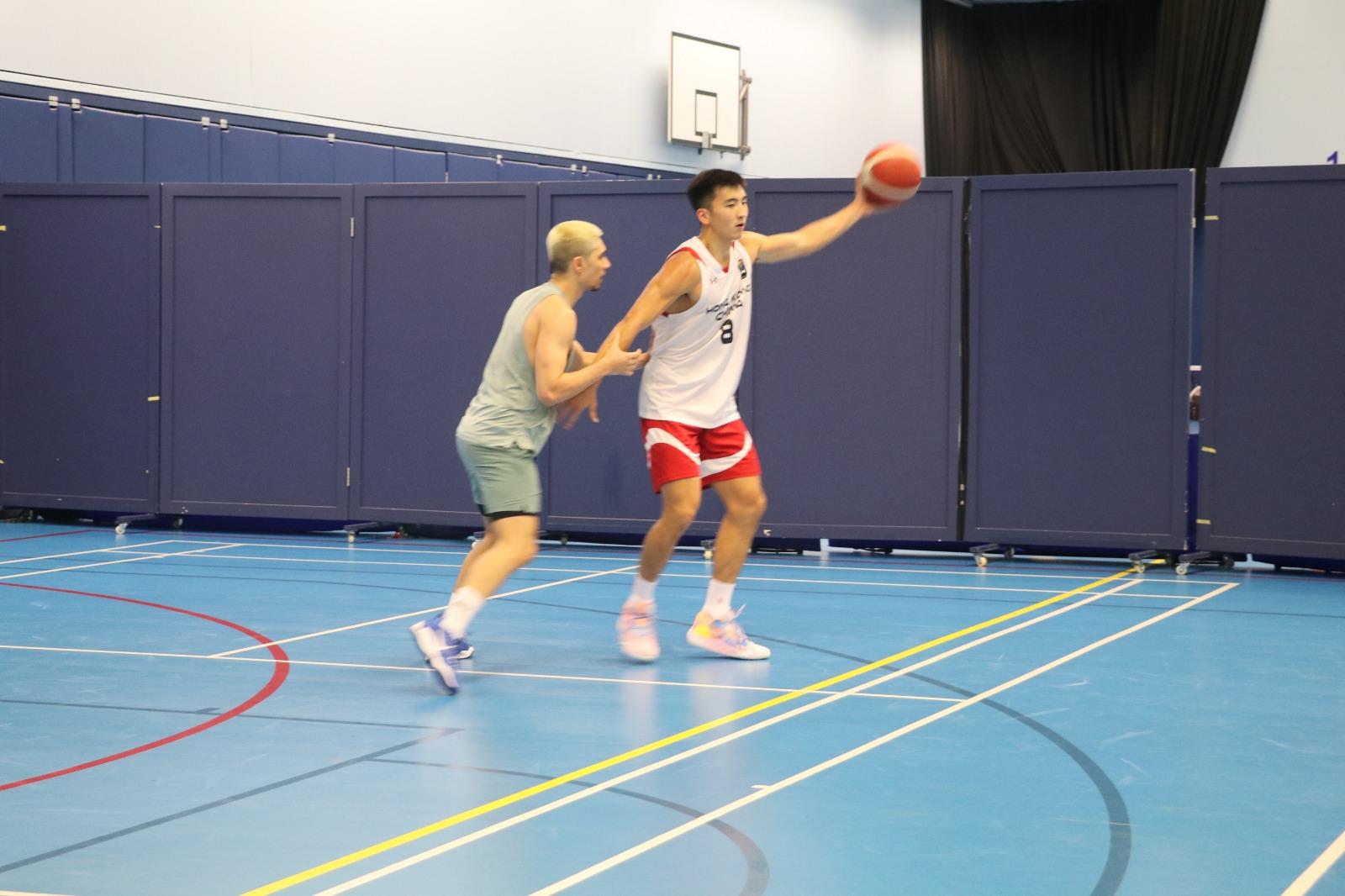 練習中包括一些模擬比賽的投籃訓練,亦有一對一、一對二的對抗訓練。