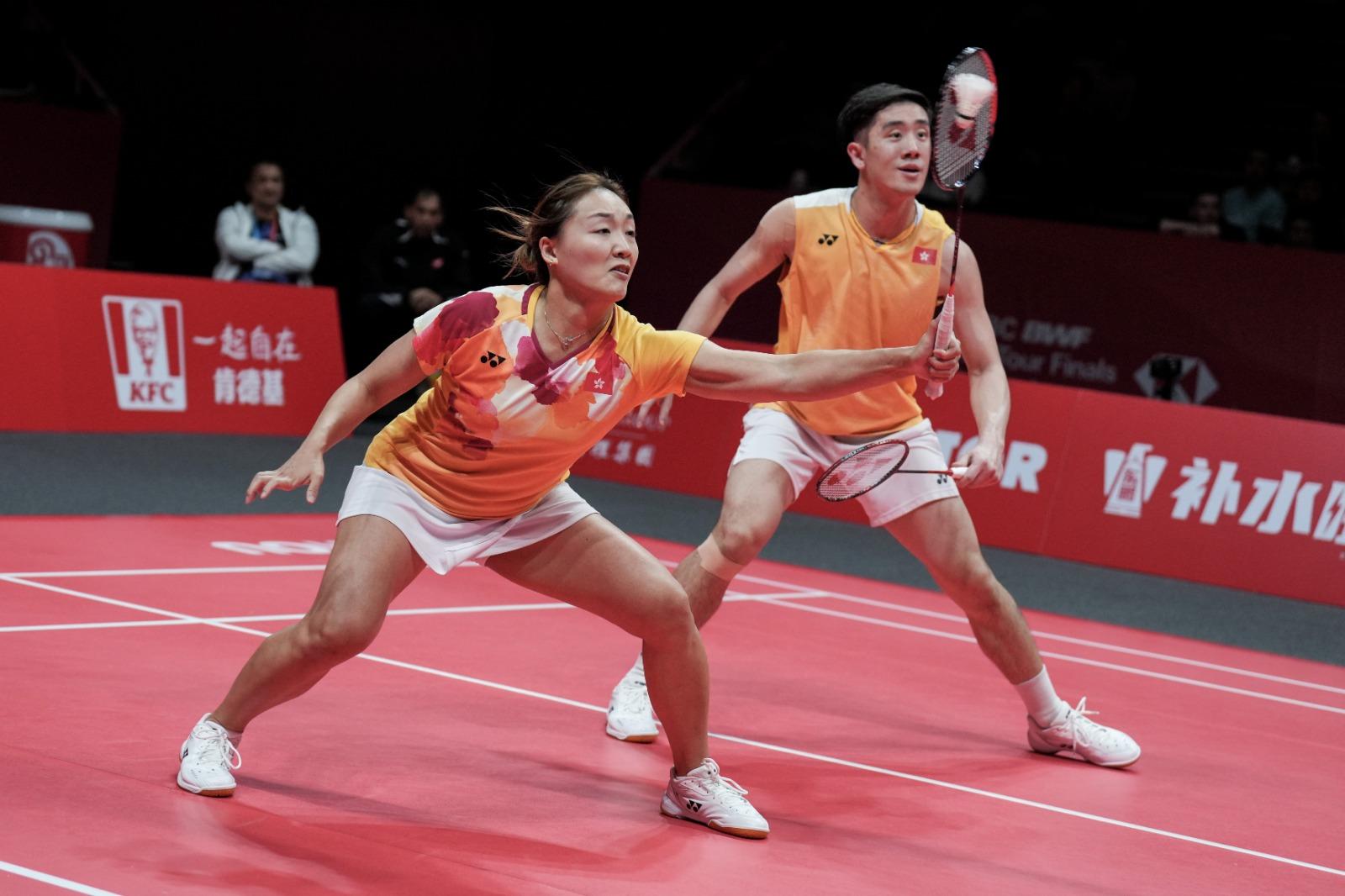 巴黎奧運|鄧俊文(右)現任女友為港隊隊友楊雅婷,後者今年亦會參加巴黎奧運女雙賽事。