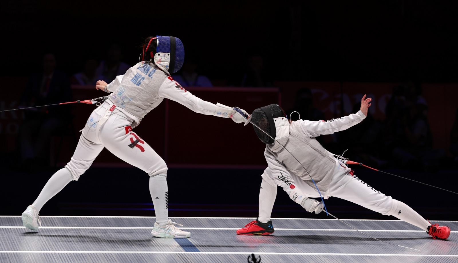 巴黎奧運|陳諾思(左)是不平凡的19歲少女劍客。