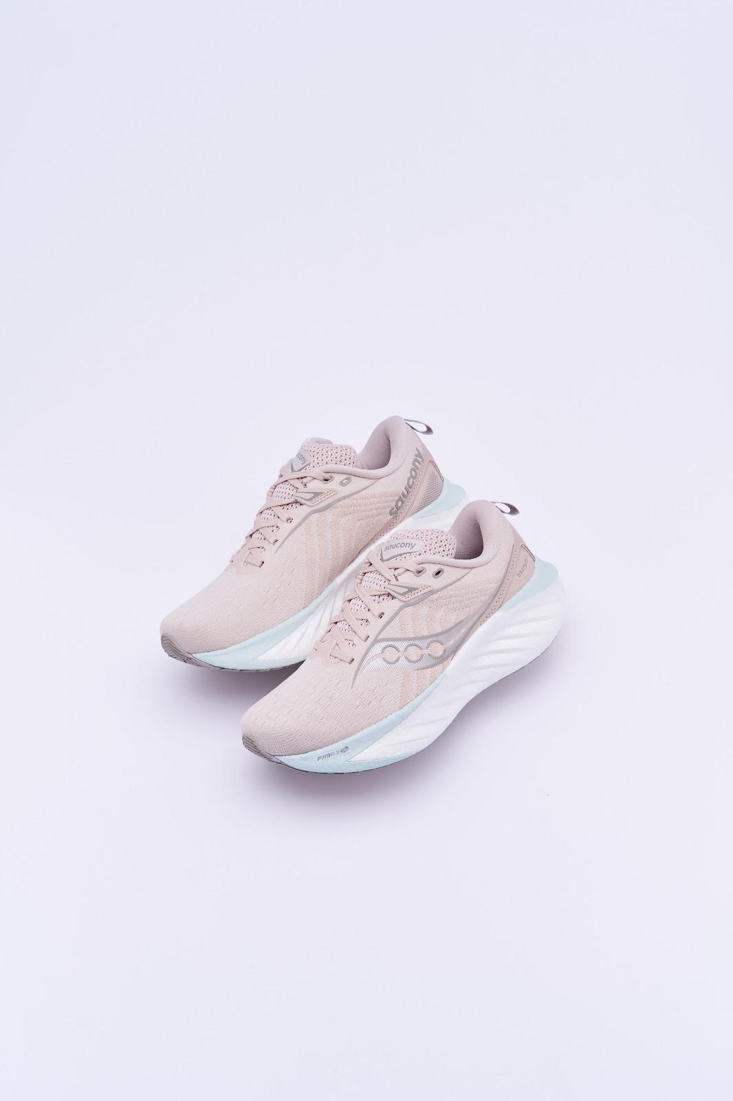 跑鞋推薦| Saucony Triumph 22女裝。