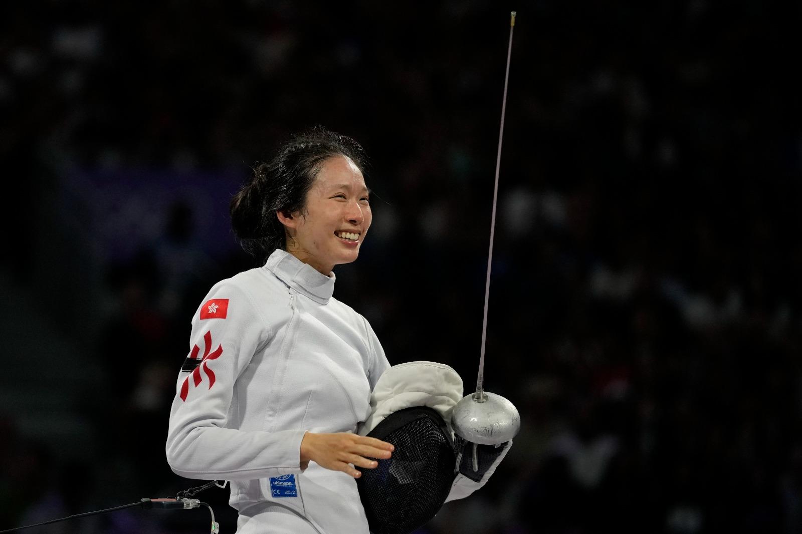 江旻憓在巴黎奧運香港女子個人賽重劍奪得金牌。(美聯社)