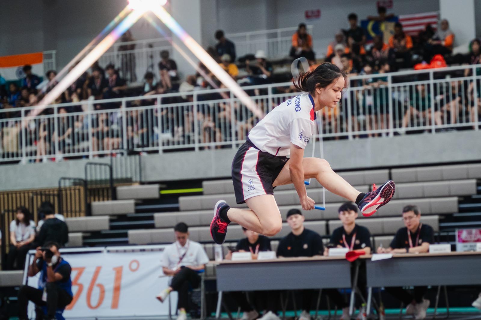 跳繩亞洲錦標賽|香港陳曉琳在女子個人賽奪得全能總冠軍。