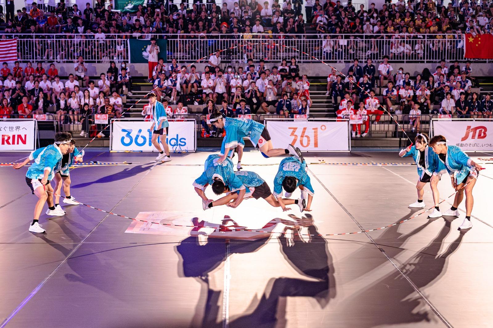 跳繩亞洲錦標賽|香港隊取得大型表演項目表演盃冠軍。