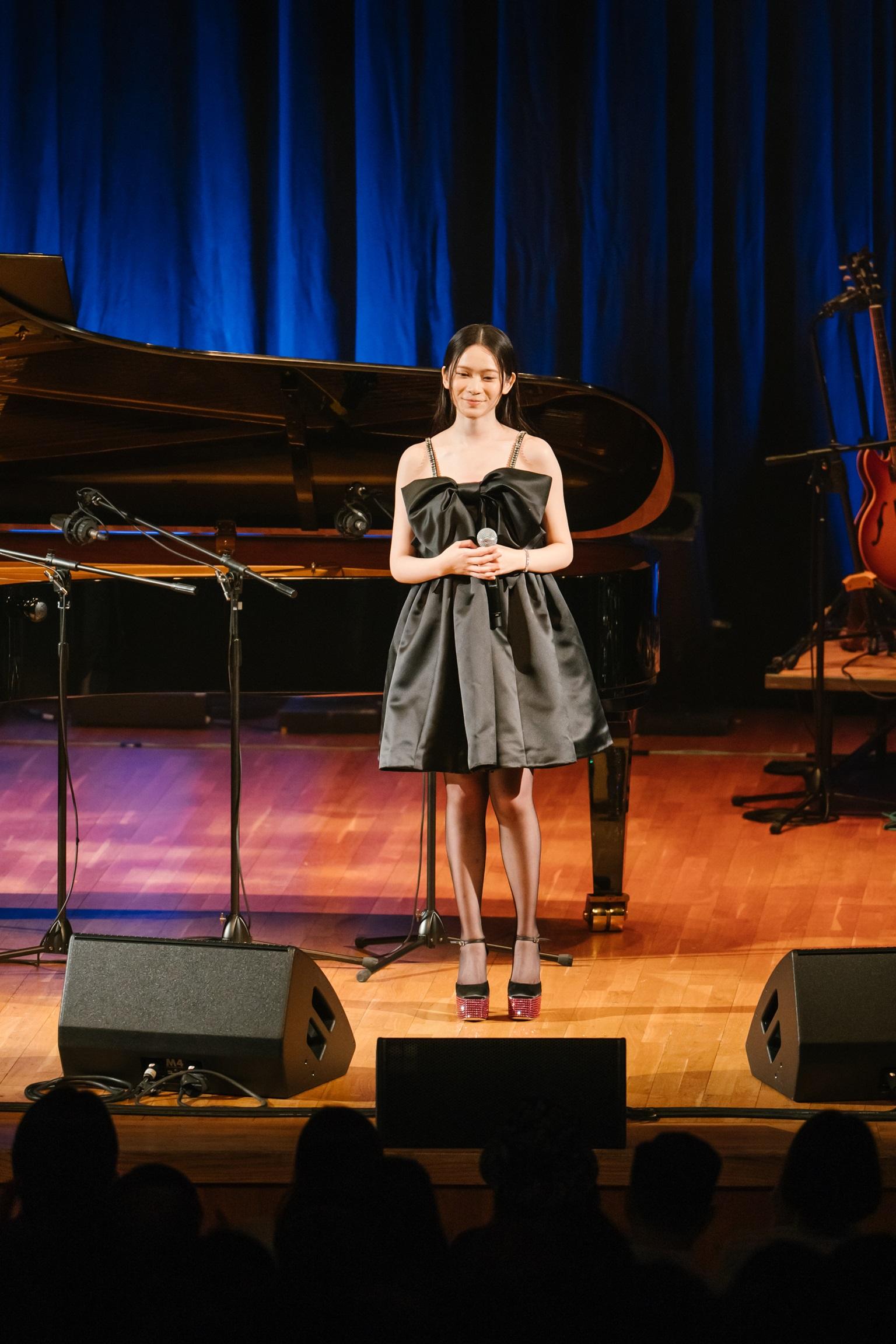 雲浩影獲讚是靚聲女公主。