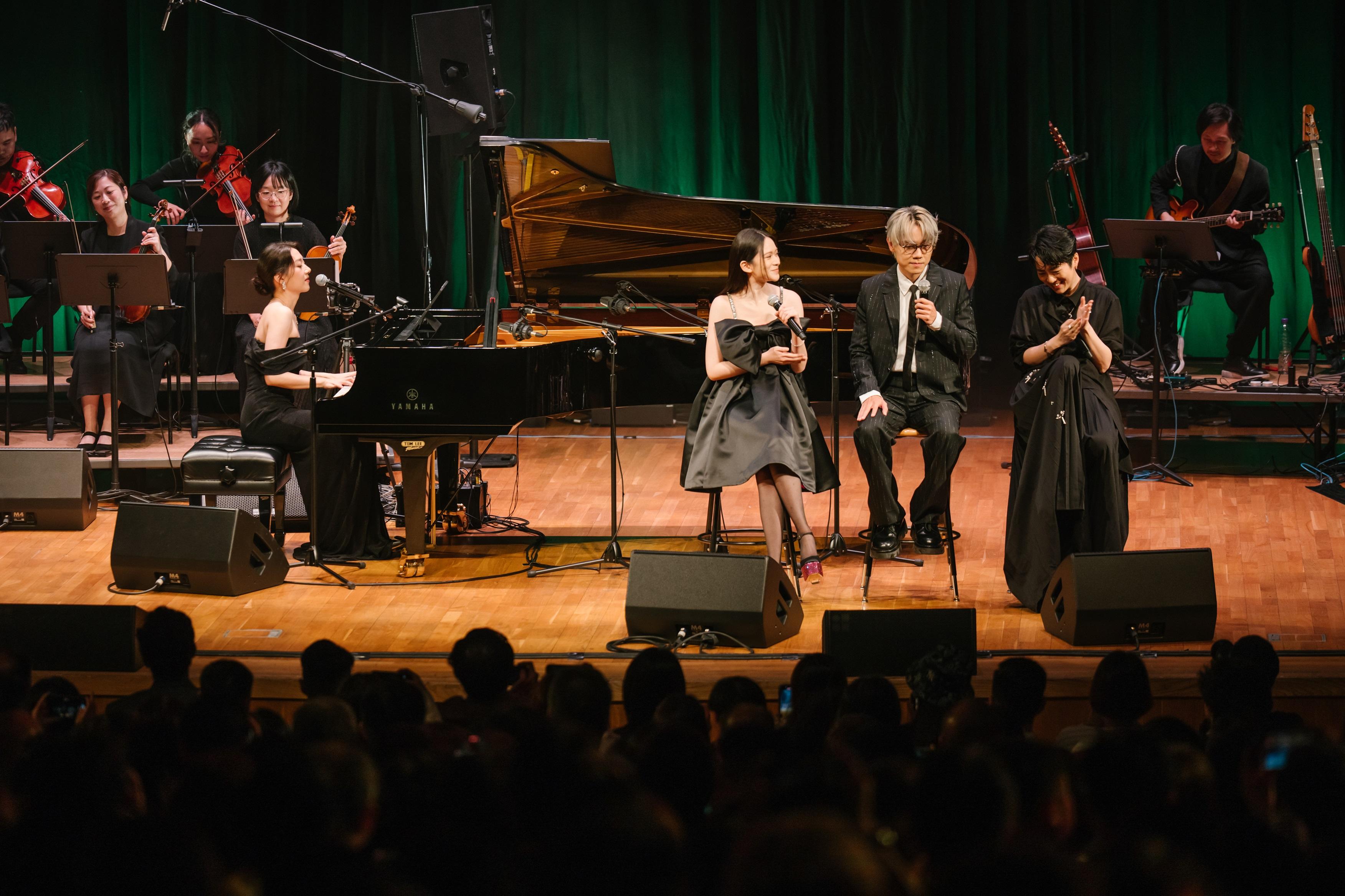 Joyce 聯同Cloud、家謙與Yoyo演繹Jazz版《Old MacDonald Had a Farm》,更被形容為「兒歌嘅最高境界」。