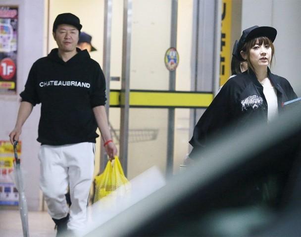 TERU結束第一段婚姻後娶大貫亞美為妻。