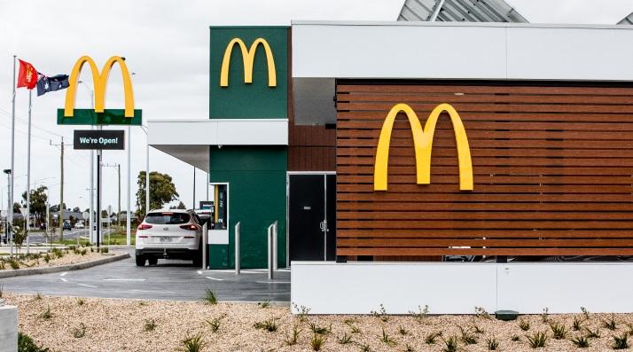 因雞蛋供應緊張,澳洲麥當勞被迫大幅縮短早餐時段。(互聯網)