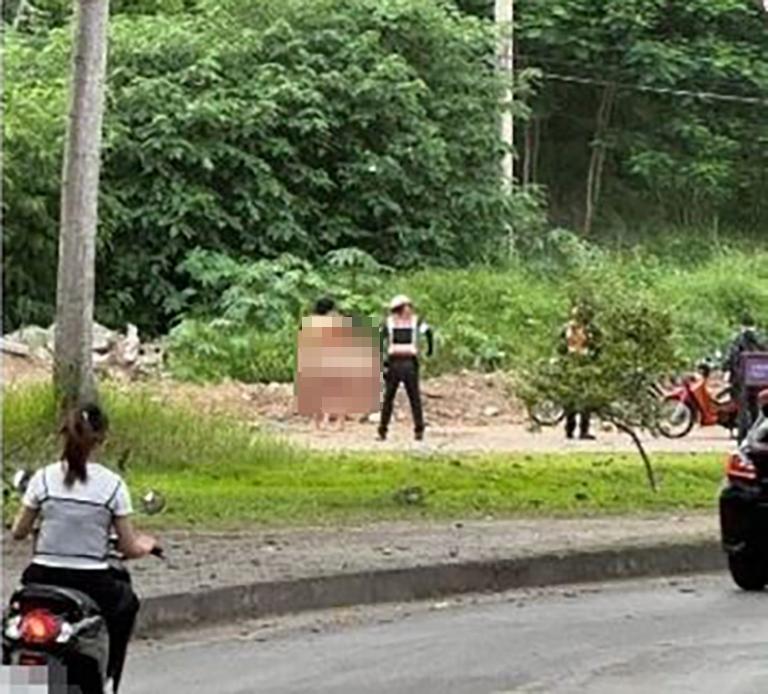 一名22歲香港女子及27歲中國內地男子在泰國清邁旅遊時,竟烈日當空下當眾脫衣全裸在街頭演「活春宮」,警方接報到場制止。(網上圖片)