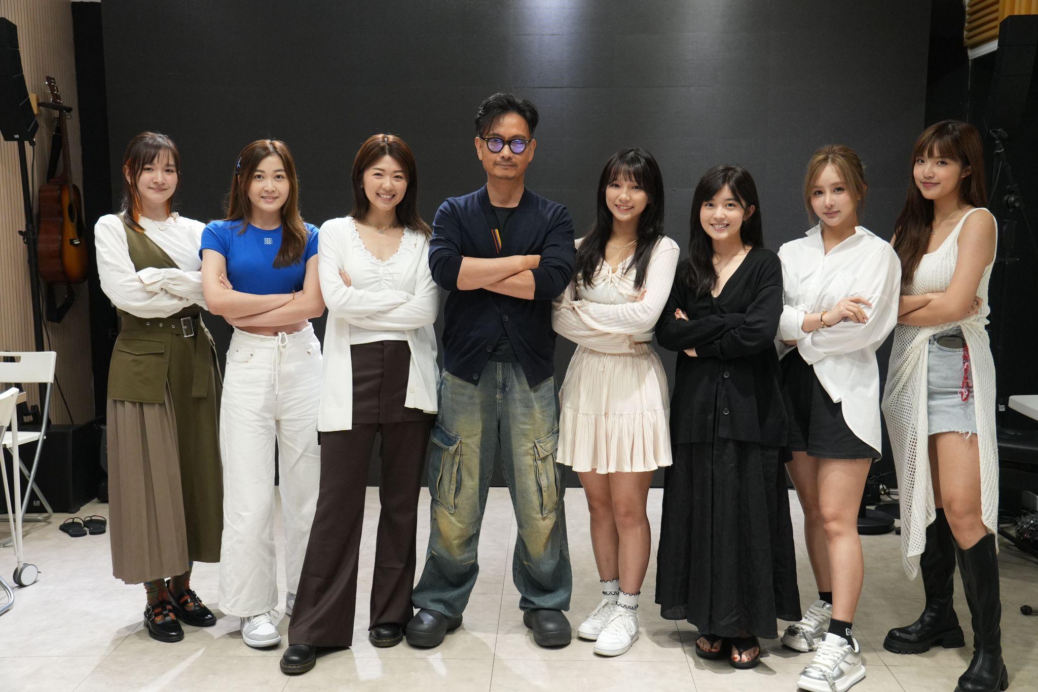 謝君豪跟一眾學員合照留念。