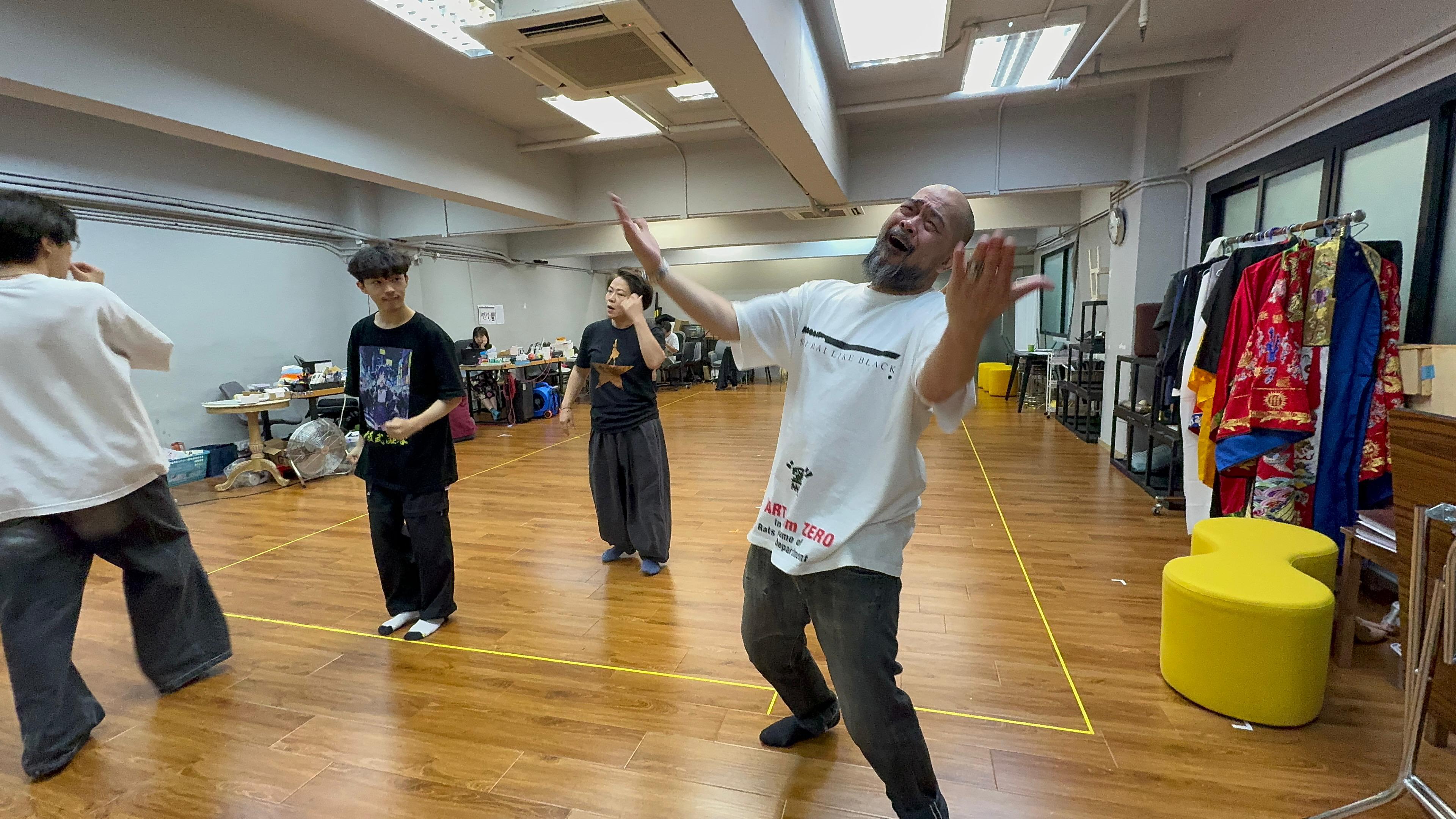 葛民輝舞台經驗豐富 大展舞技冇難度。