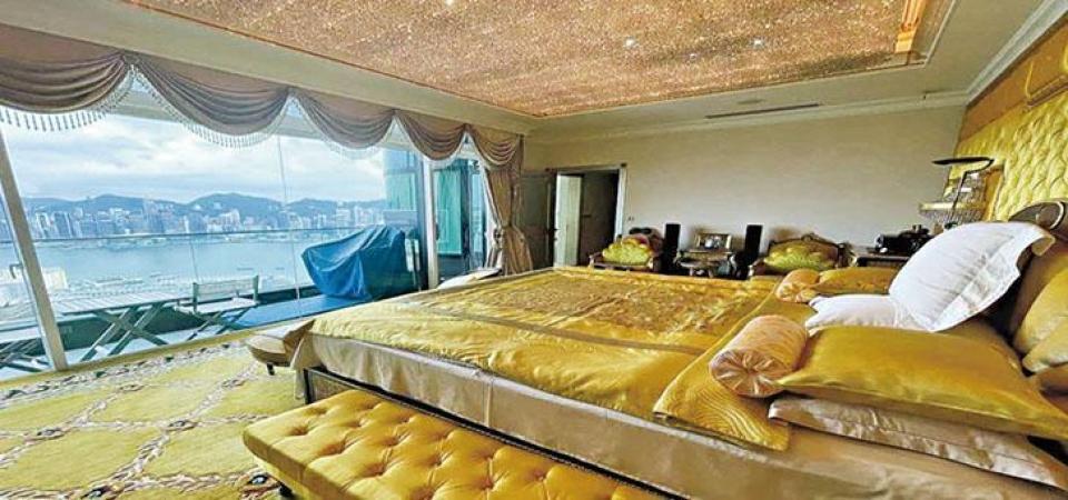 由內地富豪許智明等人士持有凱旋門「皇宮屋」,內部裝潢充滿中式宮廷元素,消息指該批物業已淪為銀主盤。(資料圖片)