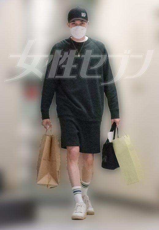 兩人已秘密展開同居生活。