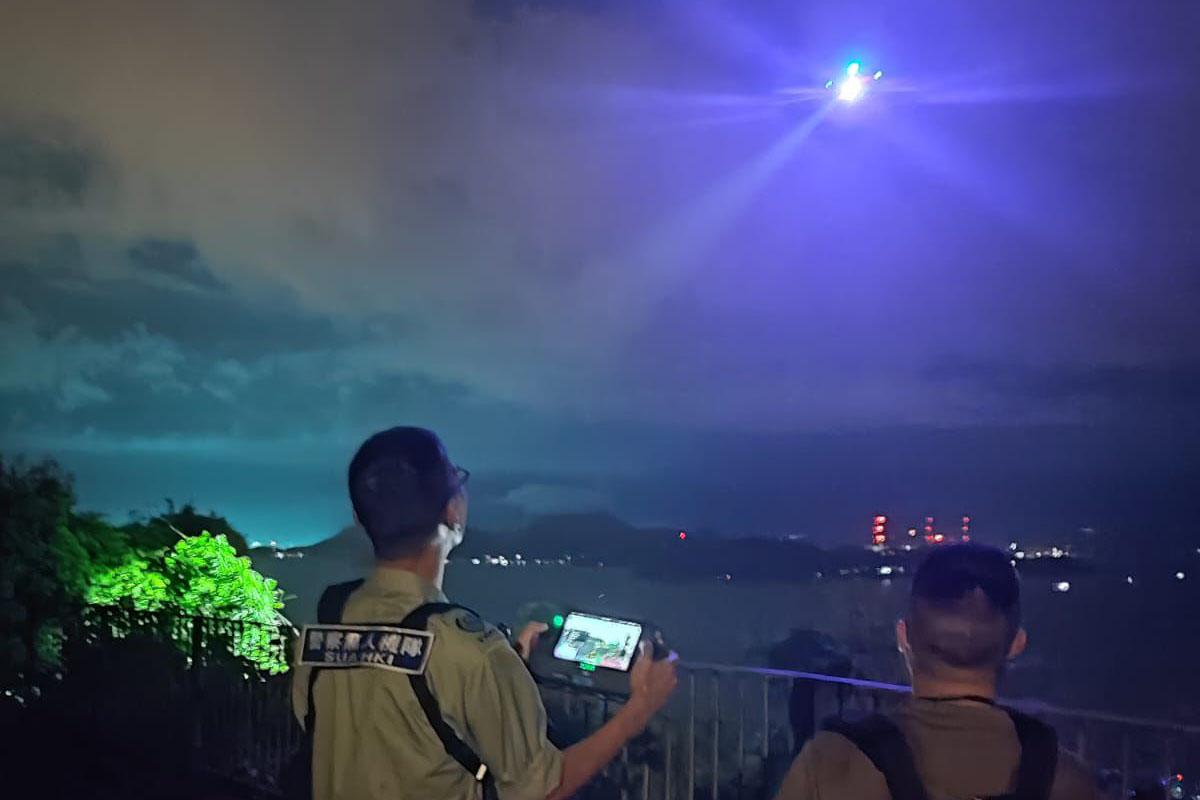 警方趁長假期在西半山及南區屋苑一帶山坡,展開反爆竊行動。(警方圖片)