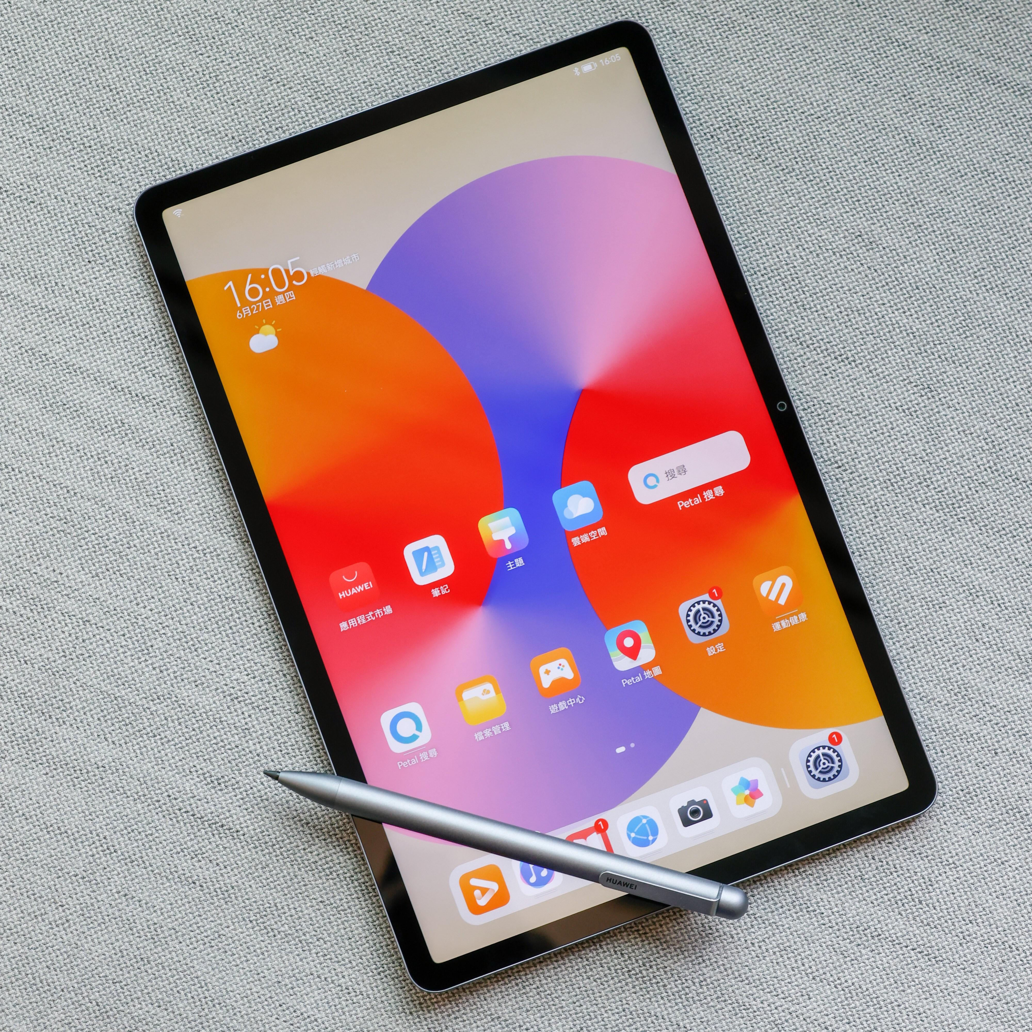 HUAWEI MatePad SE 11”的顯示屏有85%屏佔比和16:10顯示比例。