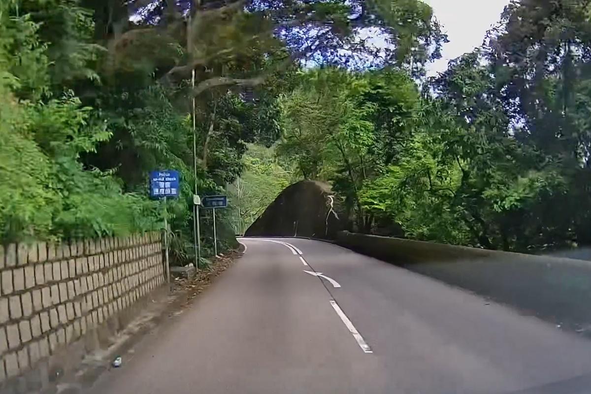 有駕駛者在石澳道一個「盲彎」突見有對頭車逆線駛至,幸未有釀成車禍。(網民Eddie Chau@FB群組「車cam L(香港群組)」)