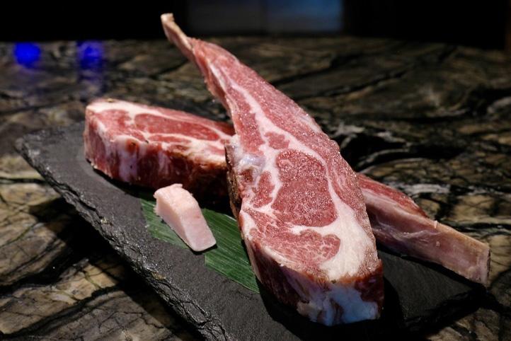 乾式熟成羊上肩排