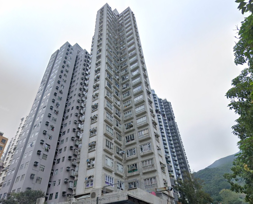 協和大廈距離港鐵筲箕灣站只需約2分鐘步程,樓下則有巴士總站,交通十分便利。