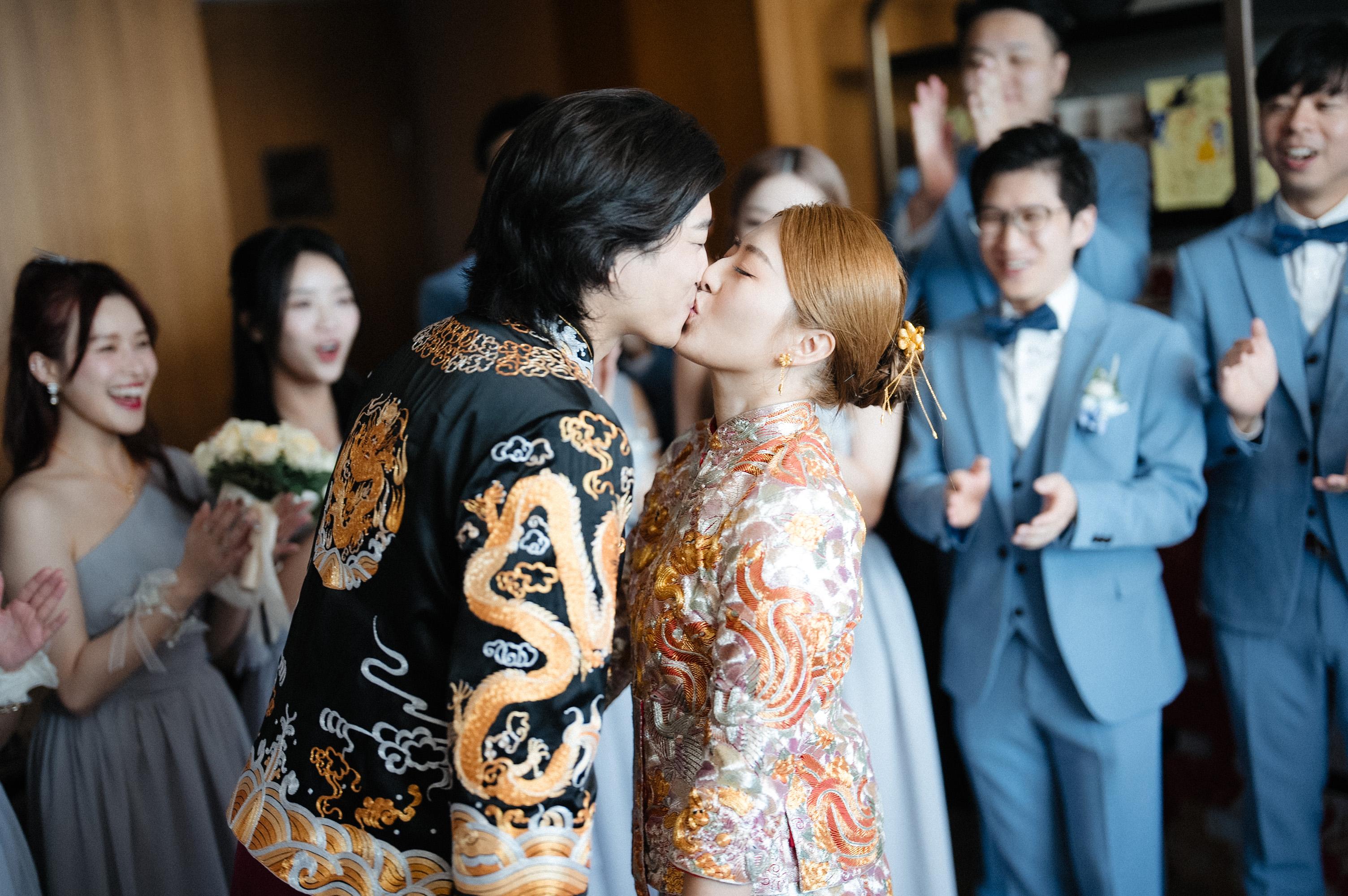 李亦喬與圈外男友拉埋天窗。