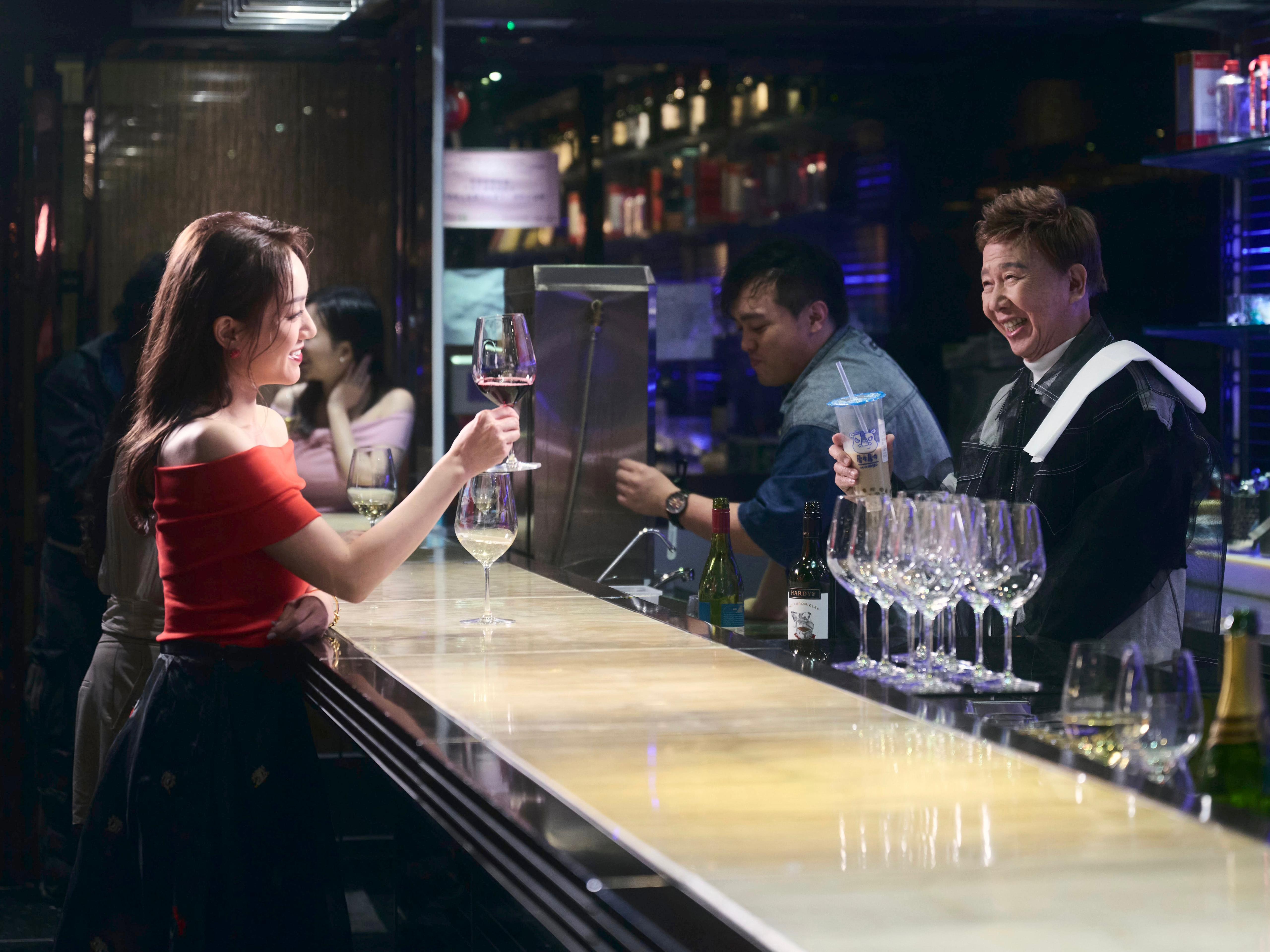 瑪姬大讚光B全程精靈活潑。