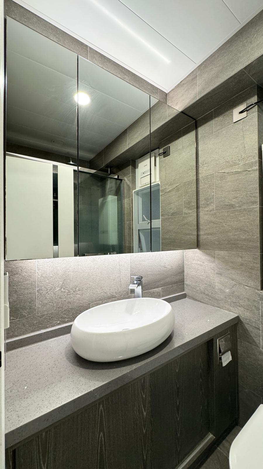 浴室用料不俗,而且新淨。